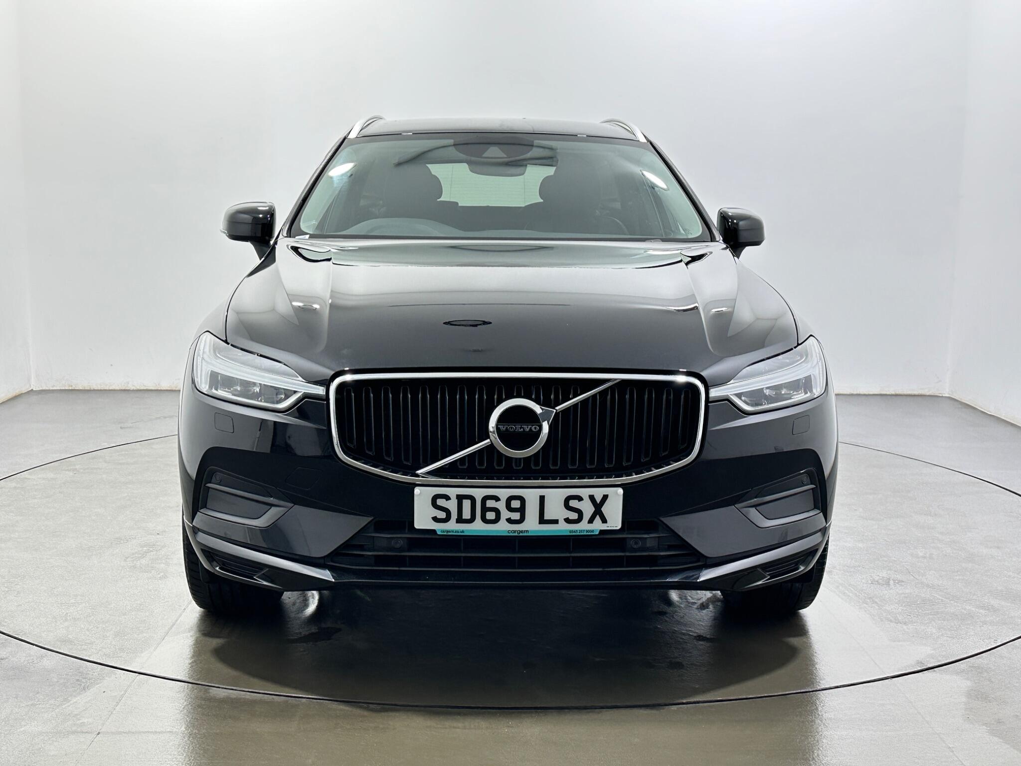 Volvo XC60 view 3
