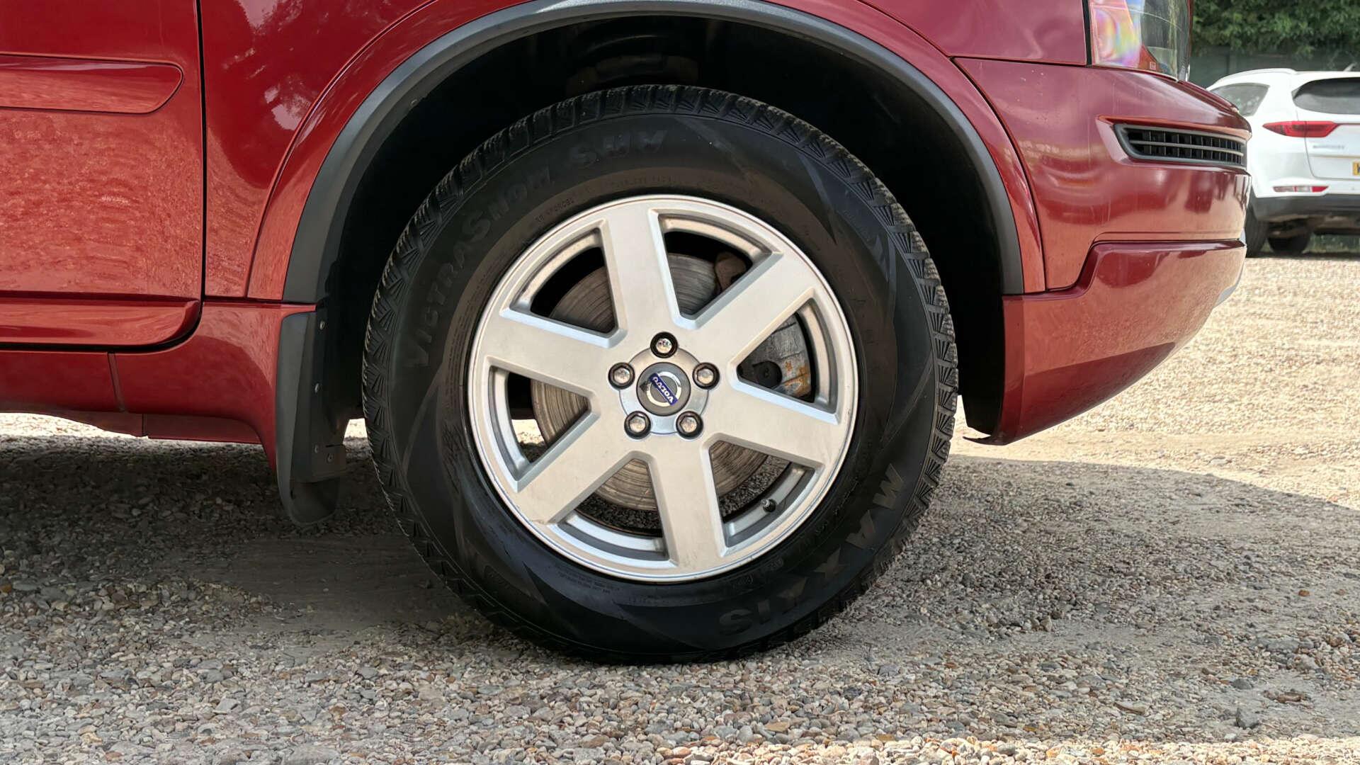 Volvo XC90 view 35
