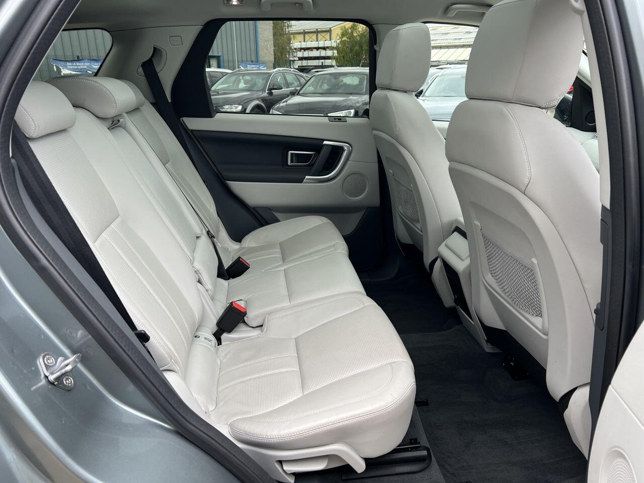 Land Rover Discovery Sport view 23