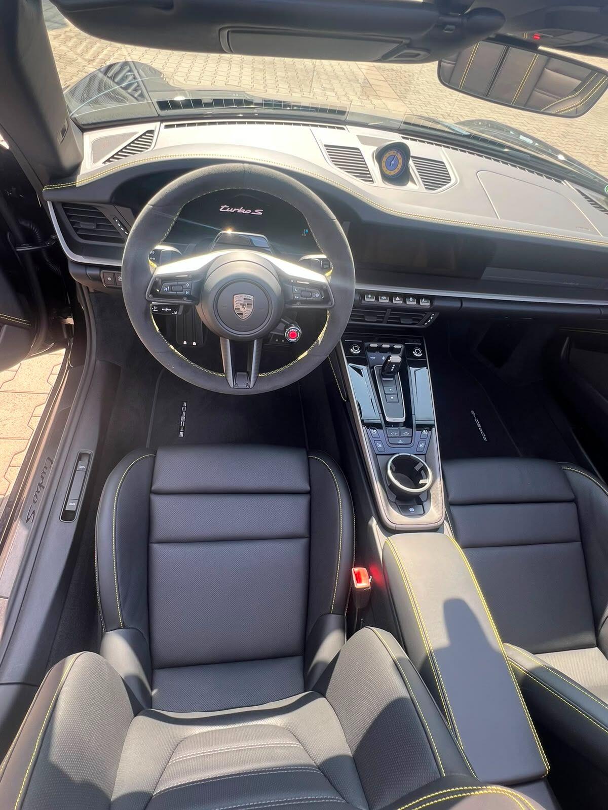 Porsche 911 view 20