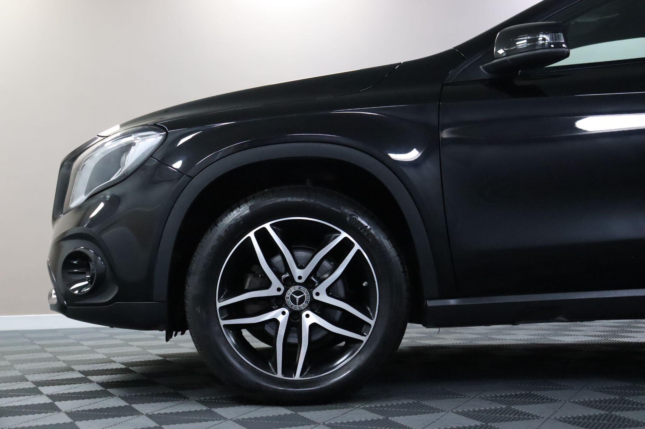 Mercedes-Benz Gla view 27