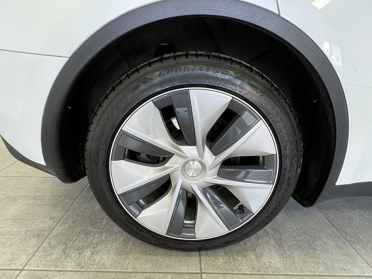 Tesla Model Y view 22