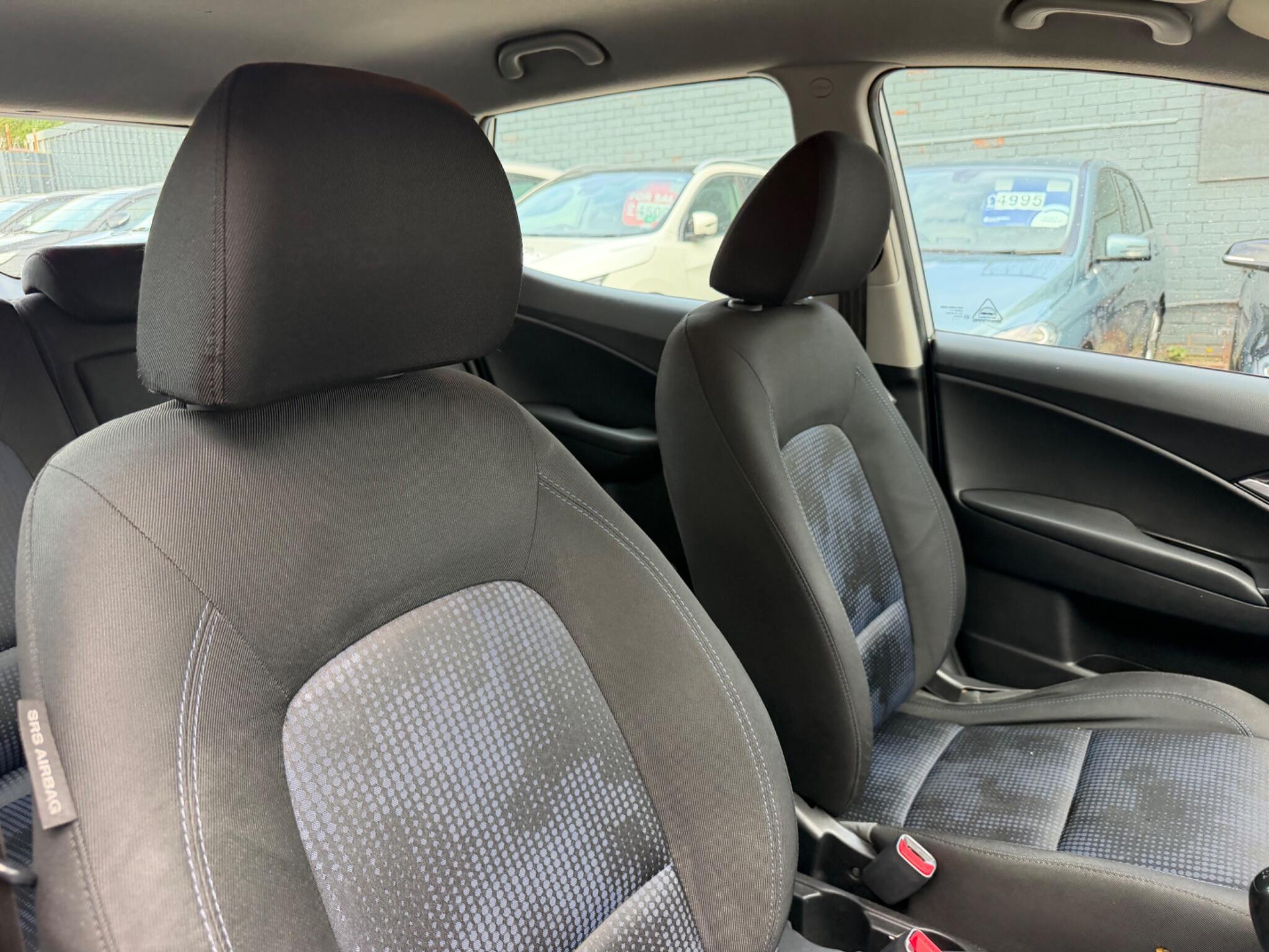 Hyundai Ix20 view 12