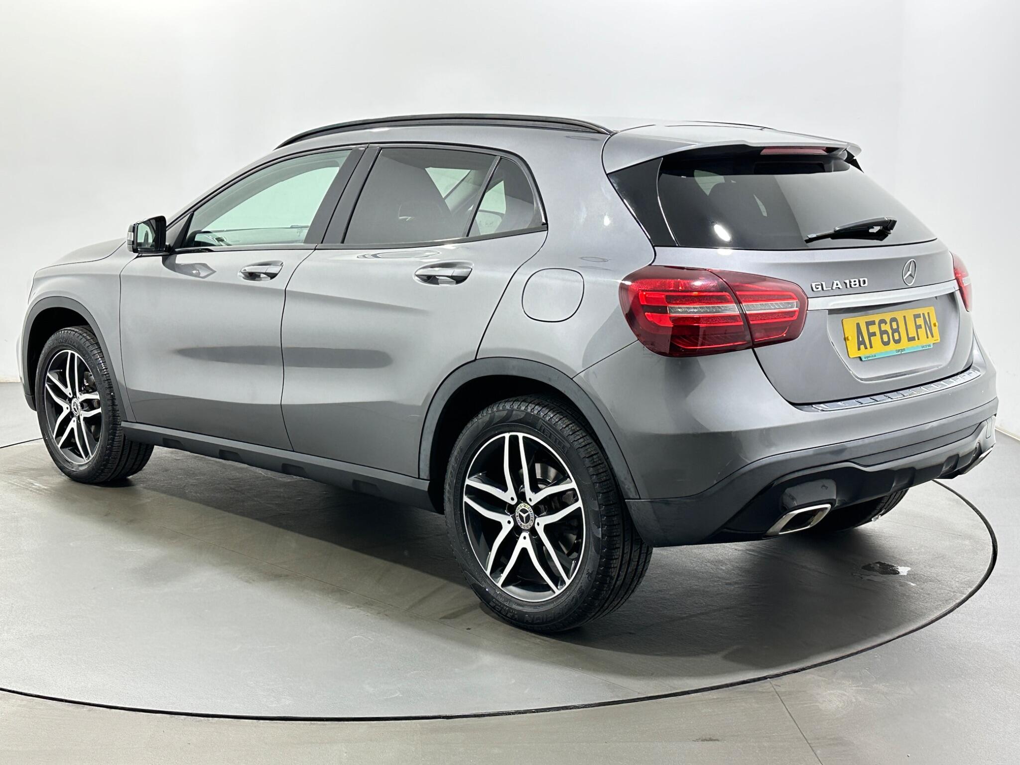 Mercedes-Benz Gla view 6