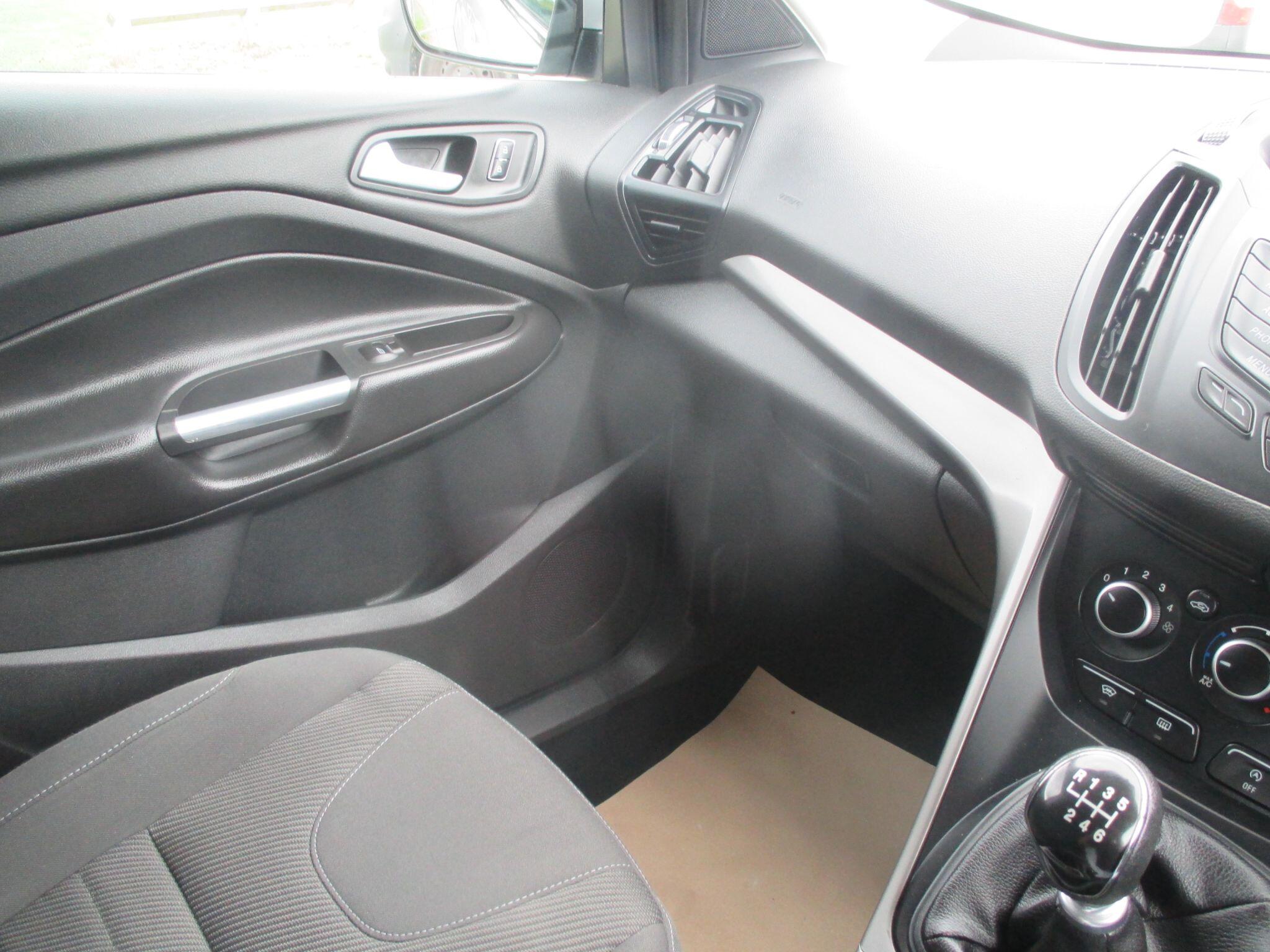 Ford Kuga view 39