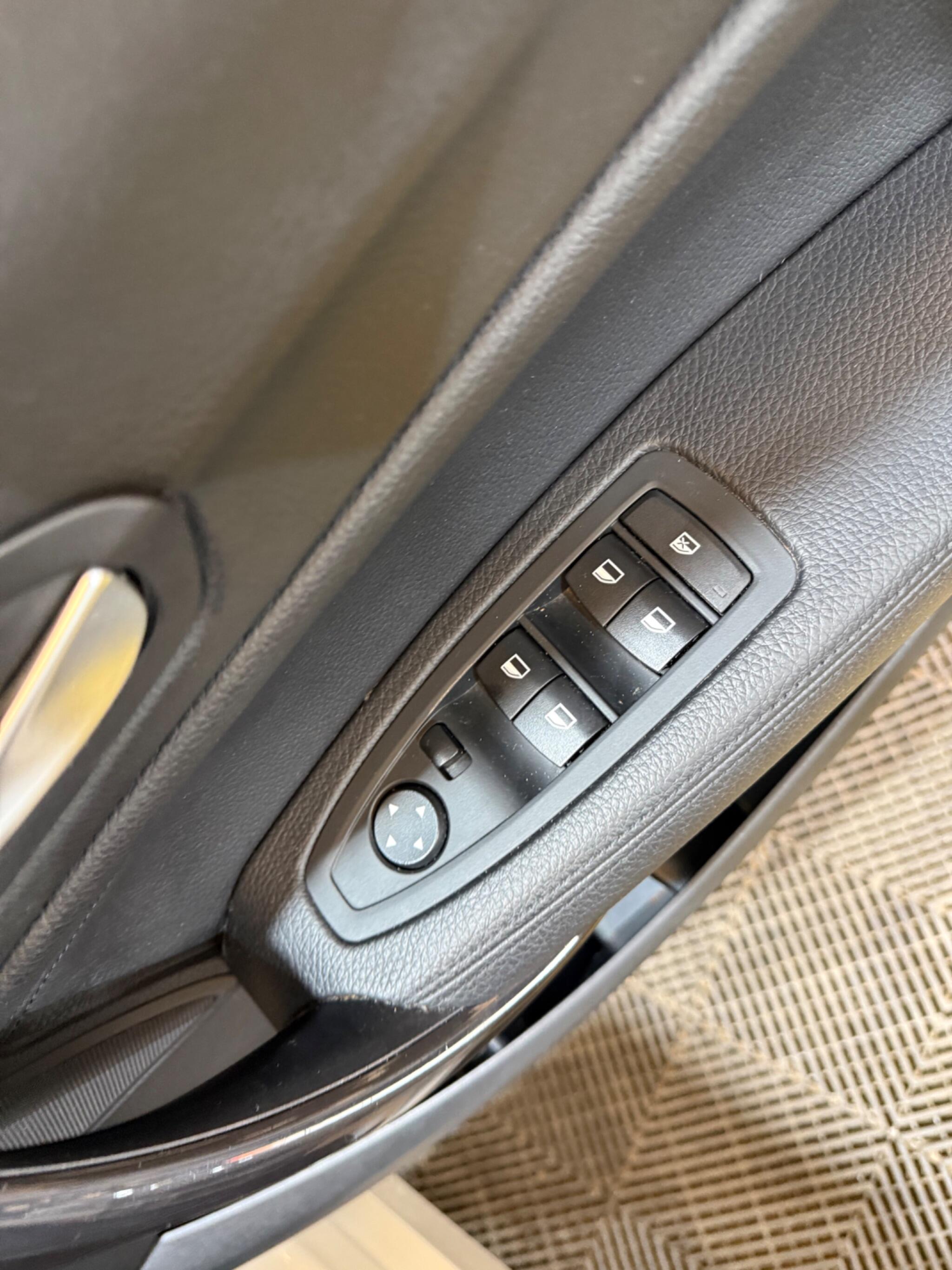 BMW 1 Series view 36