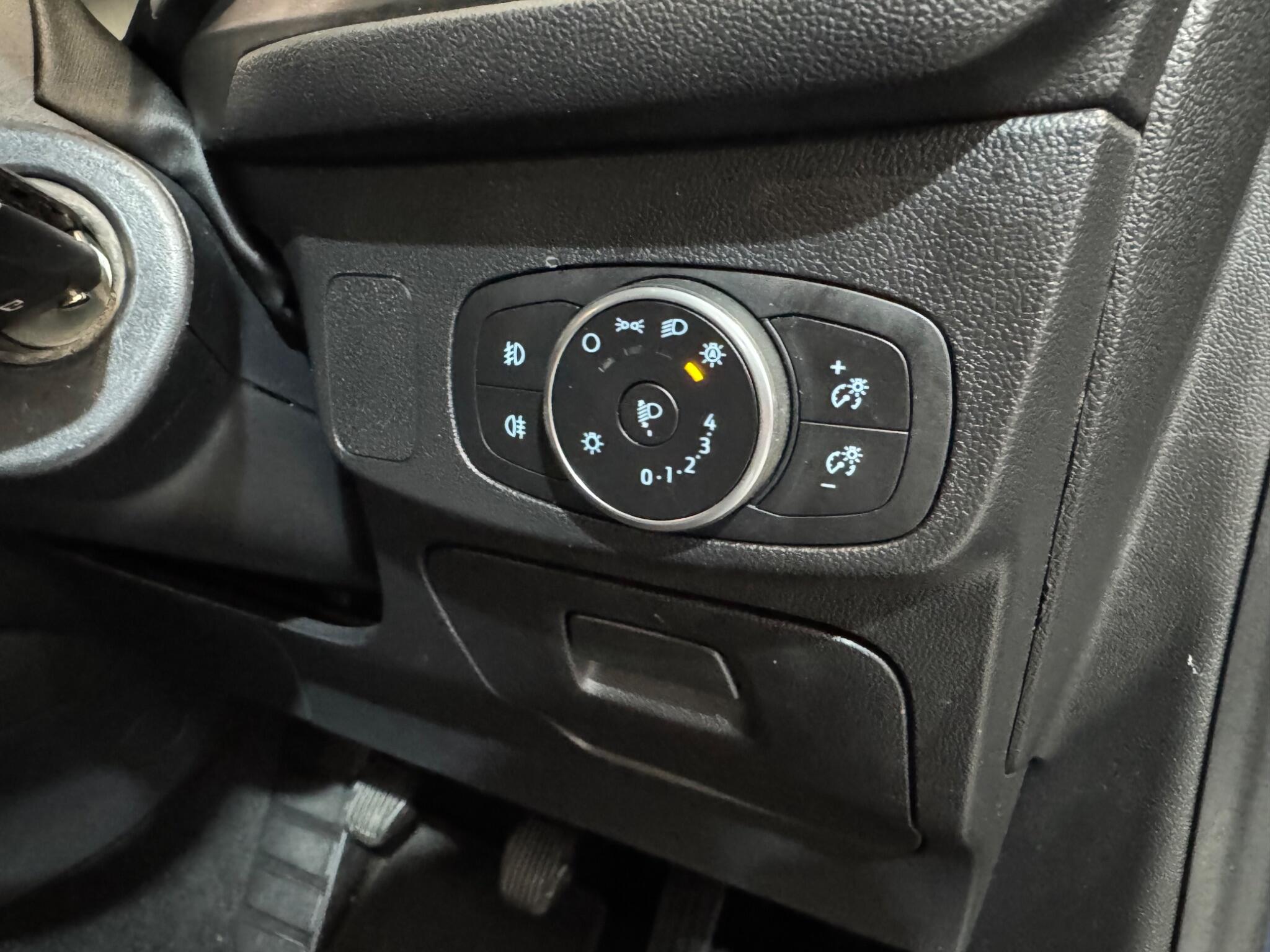 Ford Focus view 16