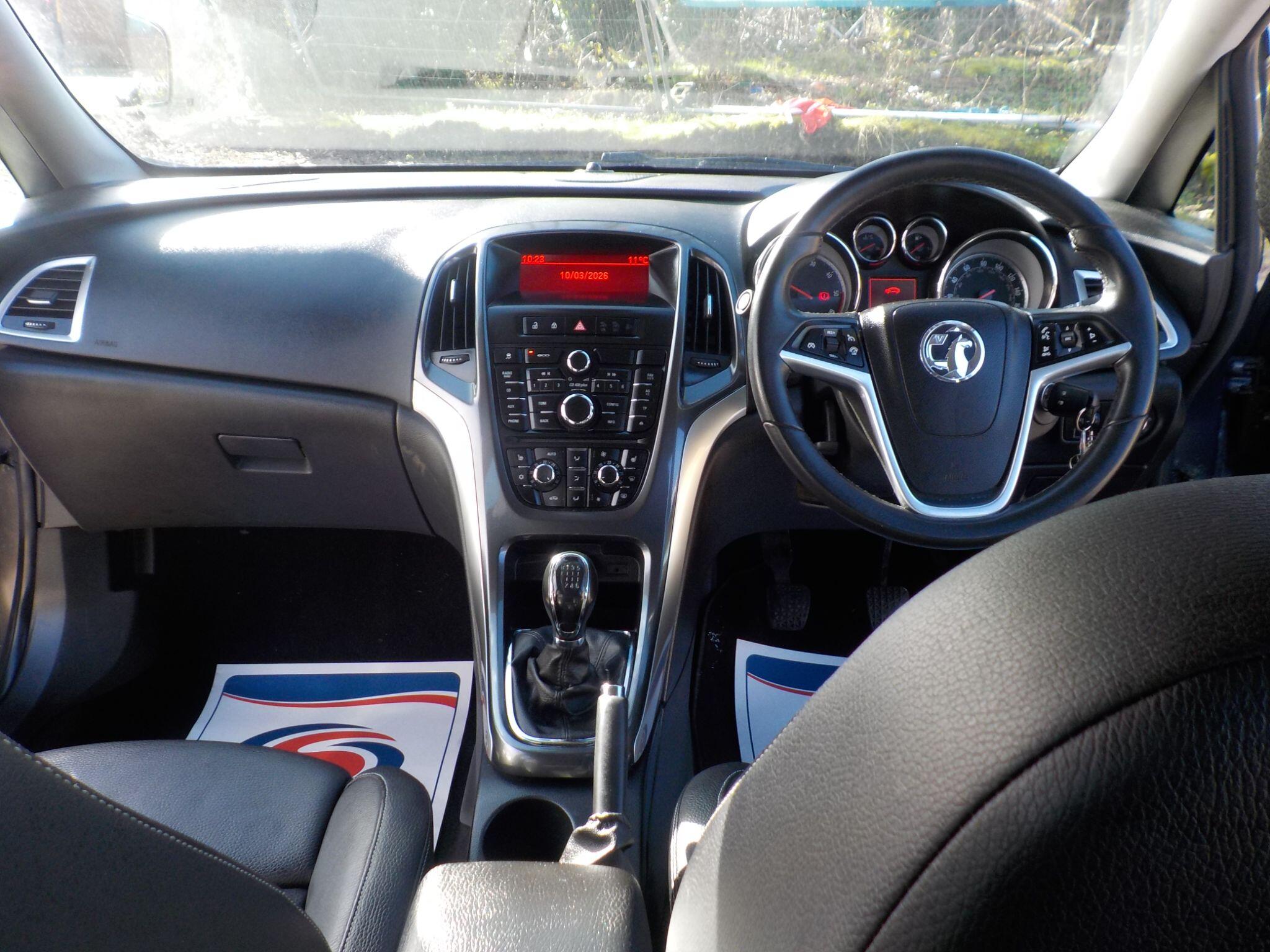 Vauxhall Astra 1.7 CDTi ecoFLEX 99g Elite Euro 5 (s/s) 5dr