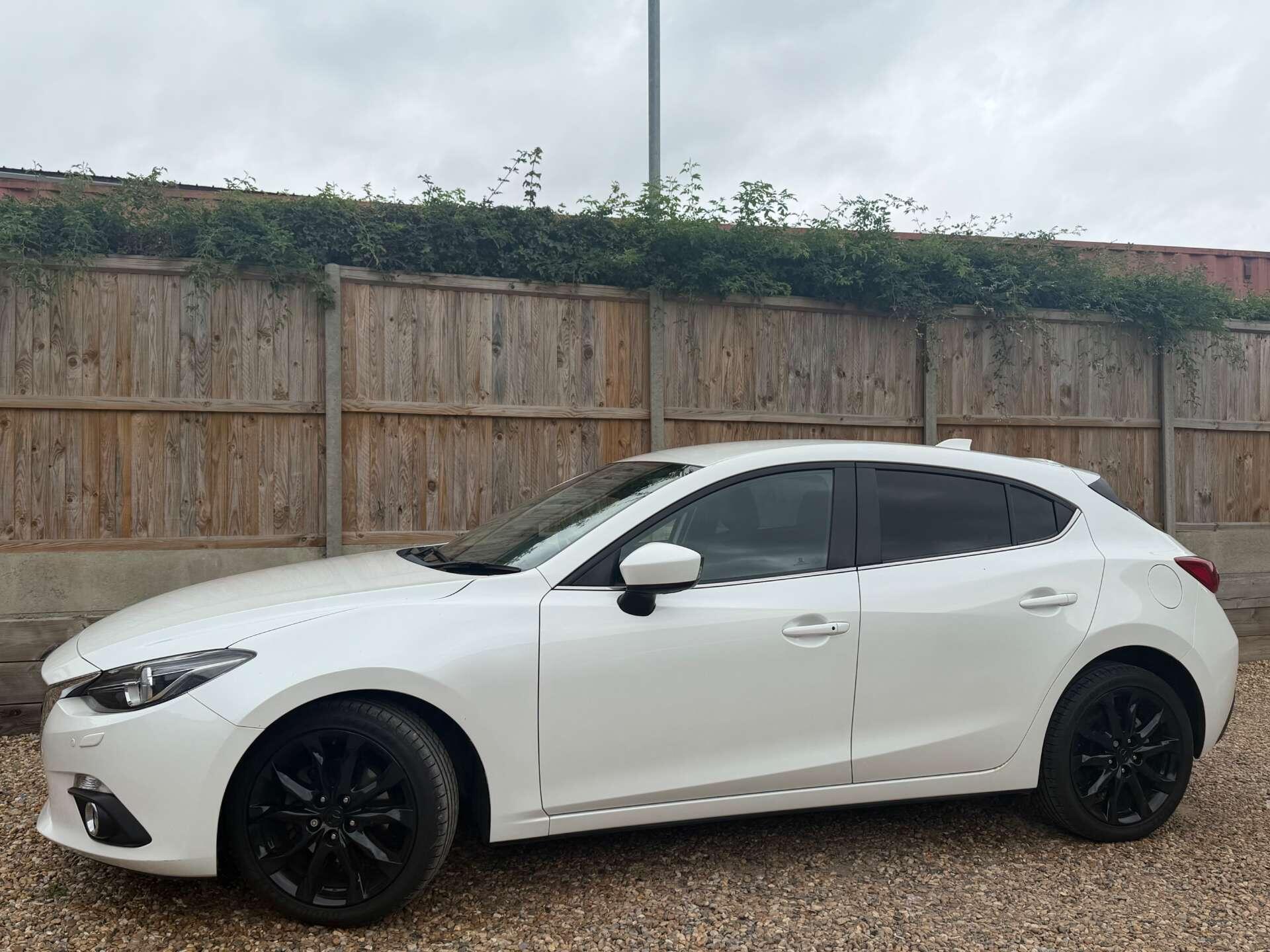 Mazda Mazda3 view 5