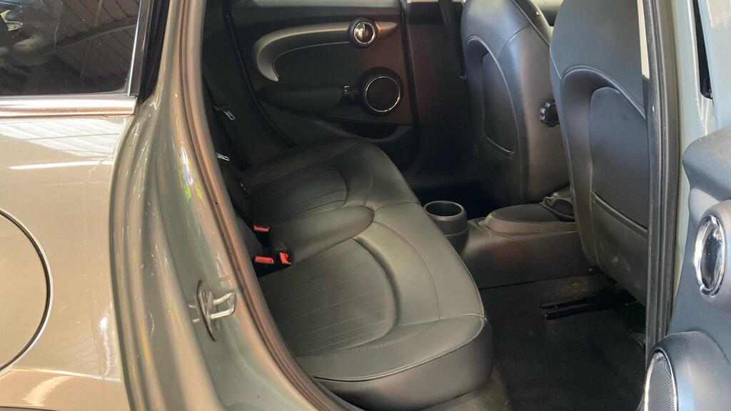 Mini Hatch view 10