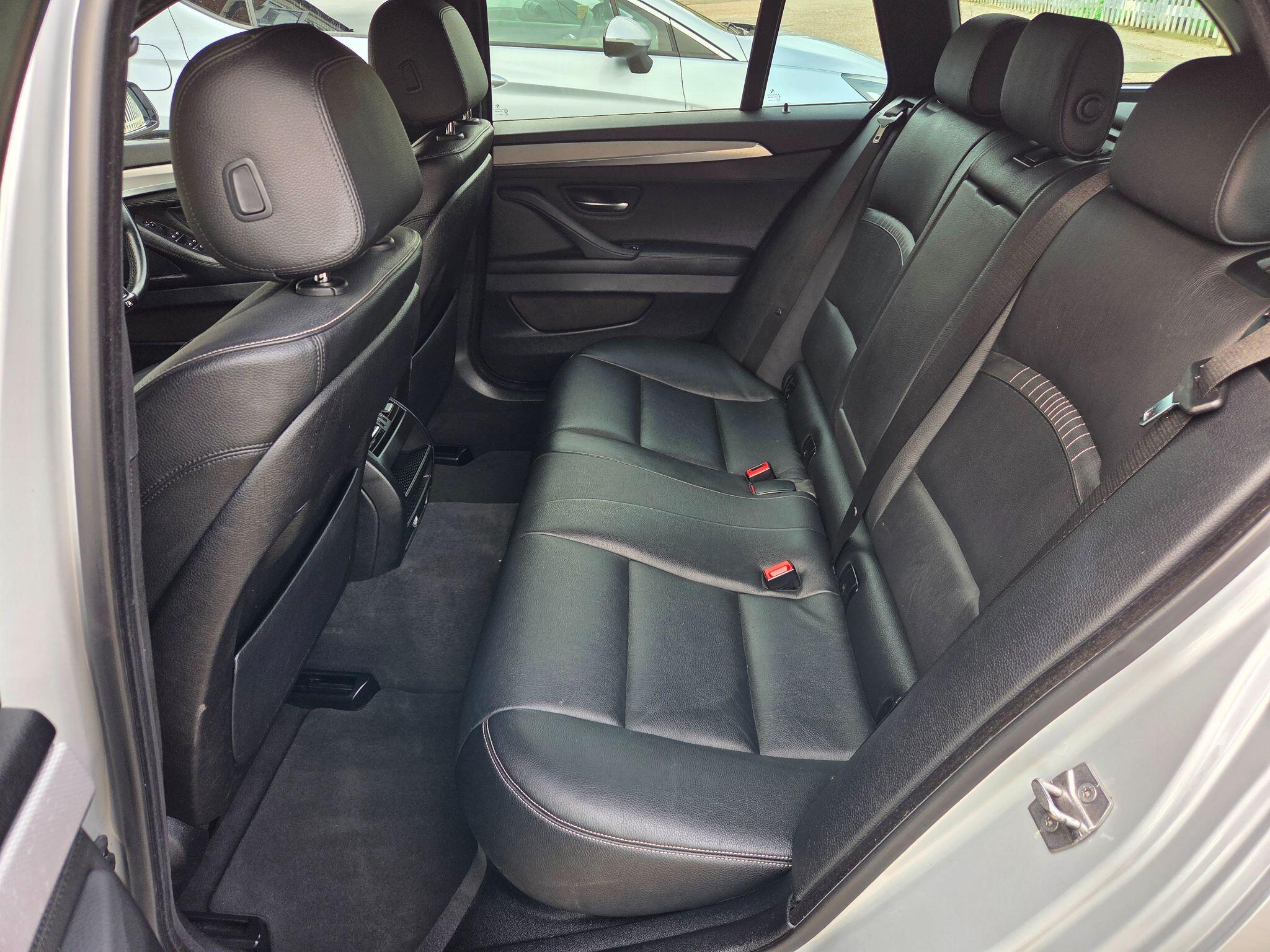 BMW 5 Series view 16