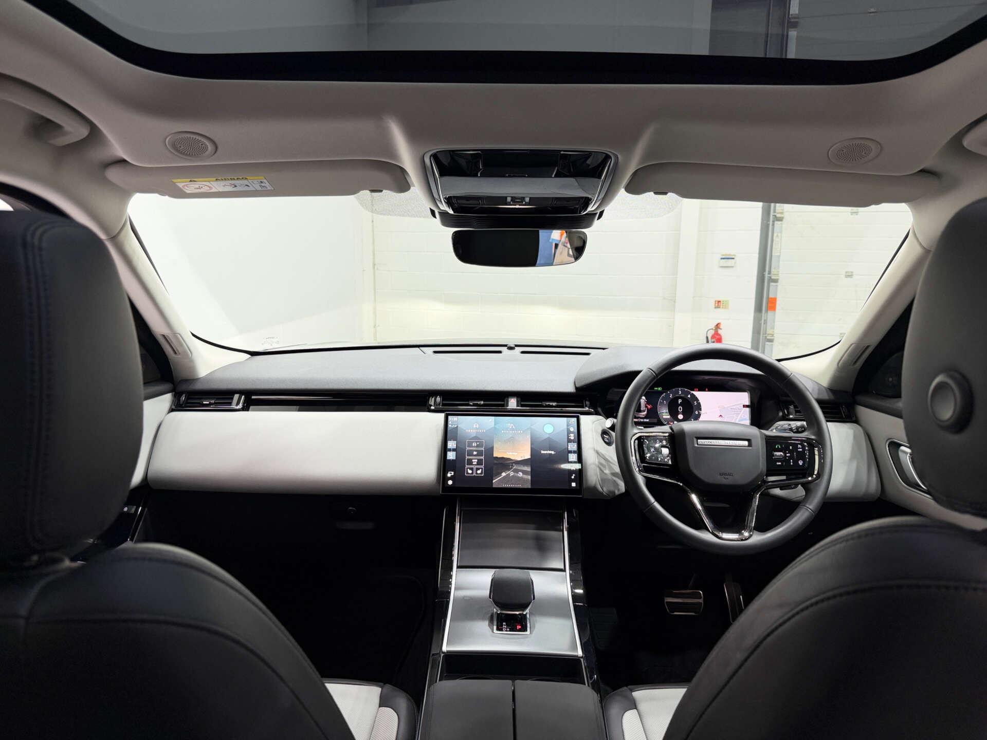Land Rover Range Rover Velar view 18