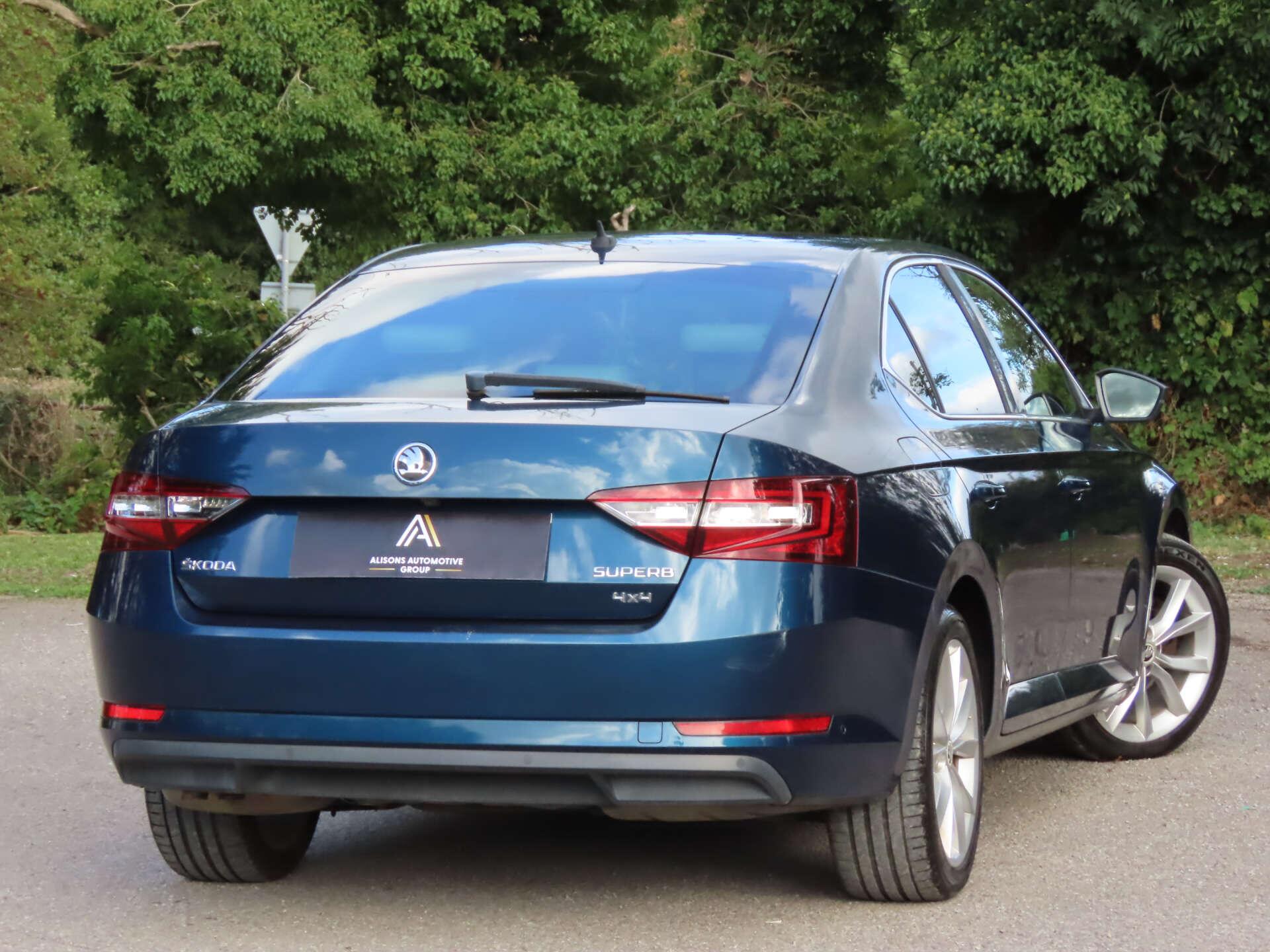Skoda Superb view 4