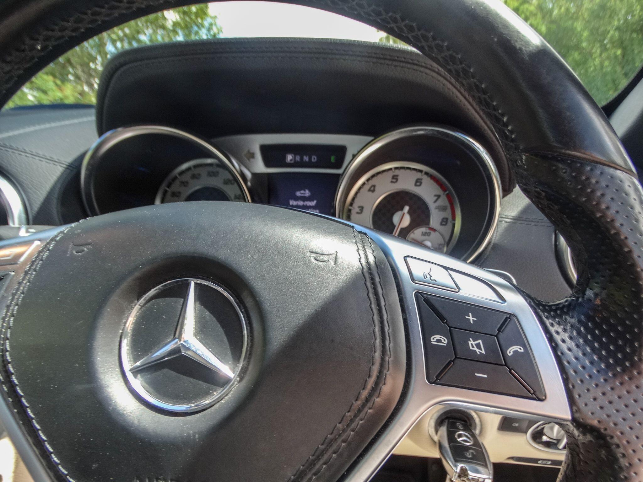 Mercedes-Benz SL view 29