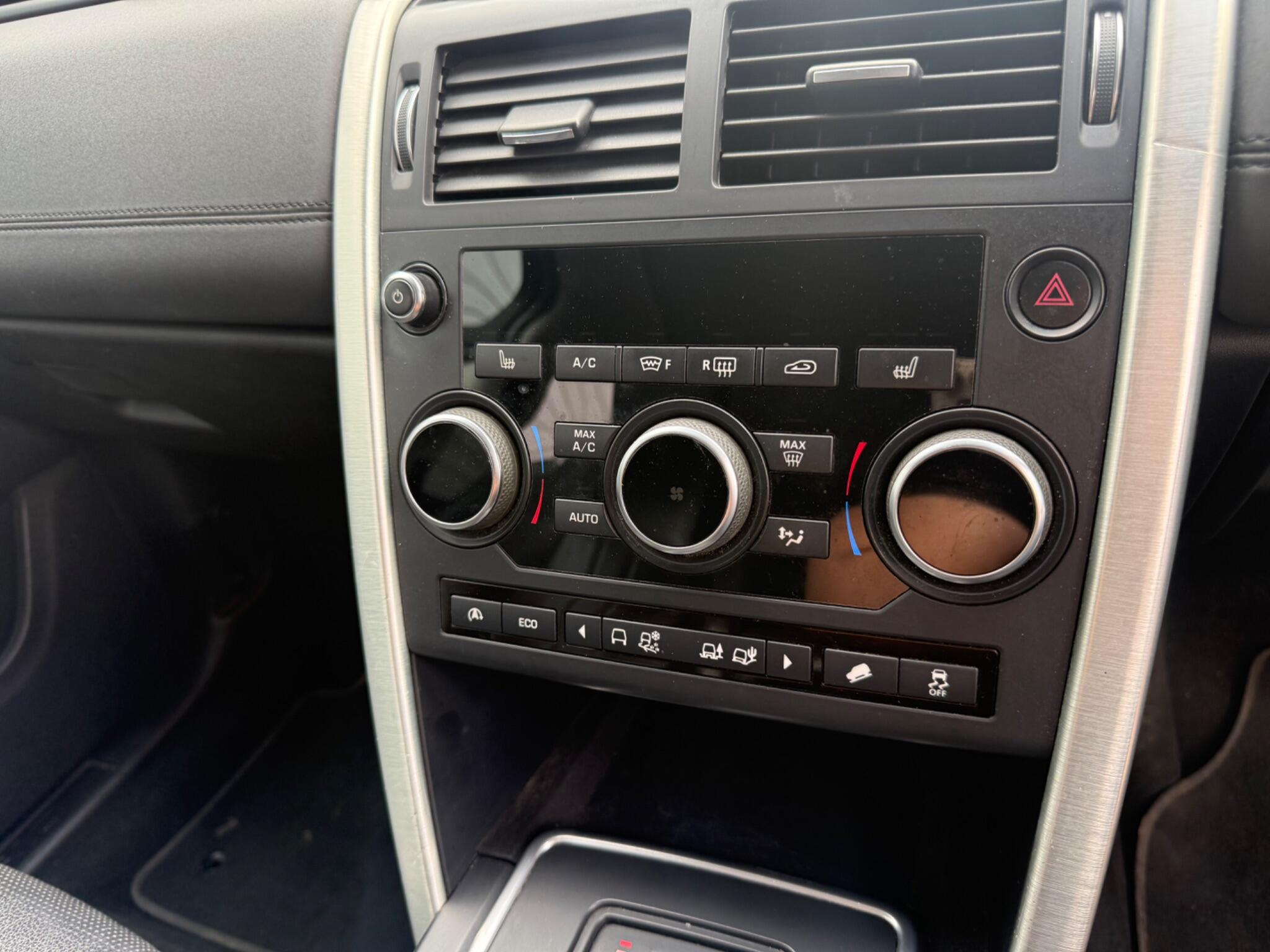 Land Rover Discovery Sport view 15