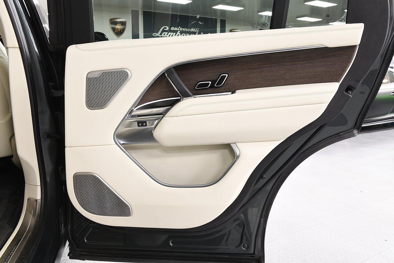 Land Rover Range Rover view 36
