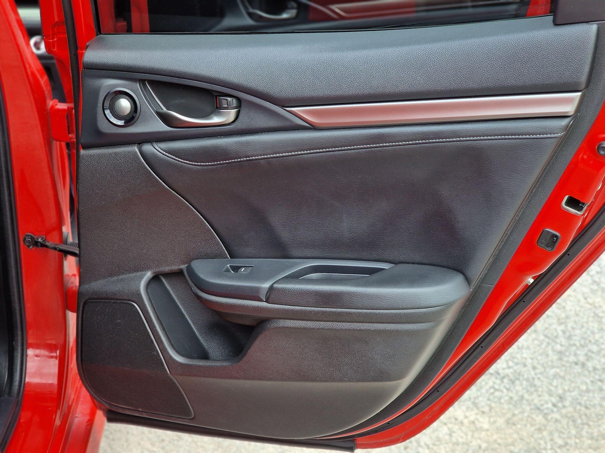 2019 Honda Civic image 24