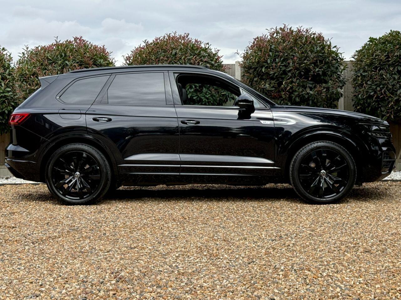 Volkswagen Touareg view 17