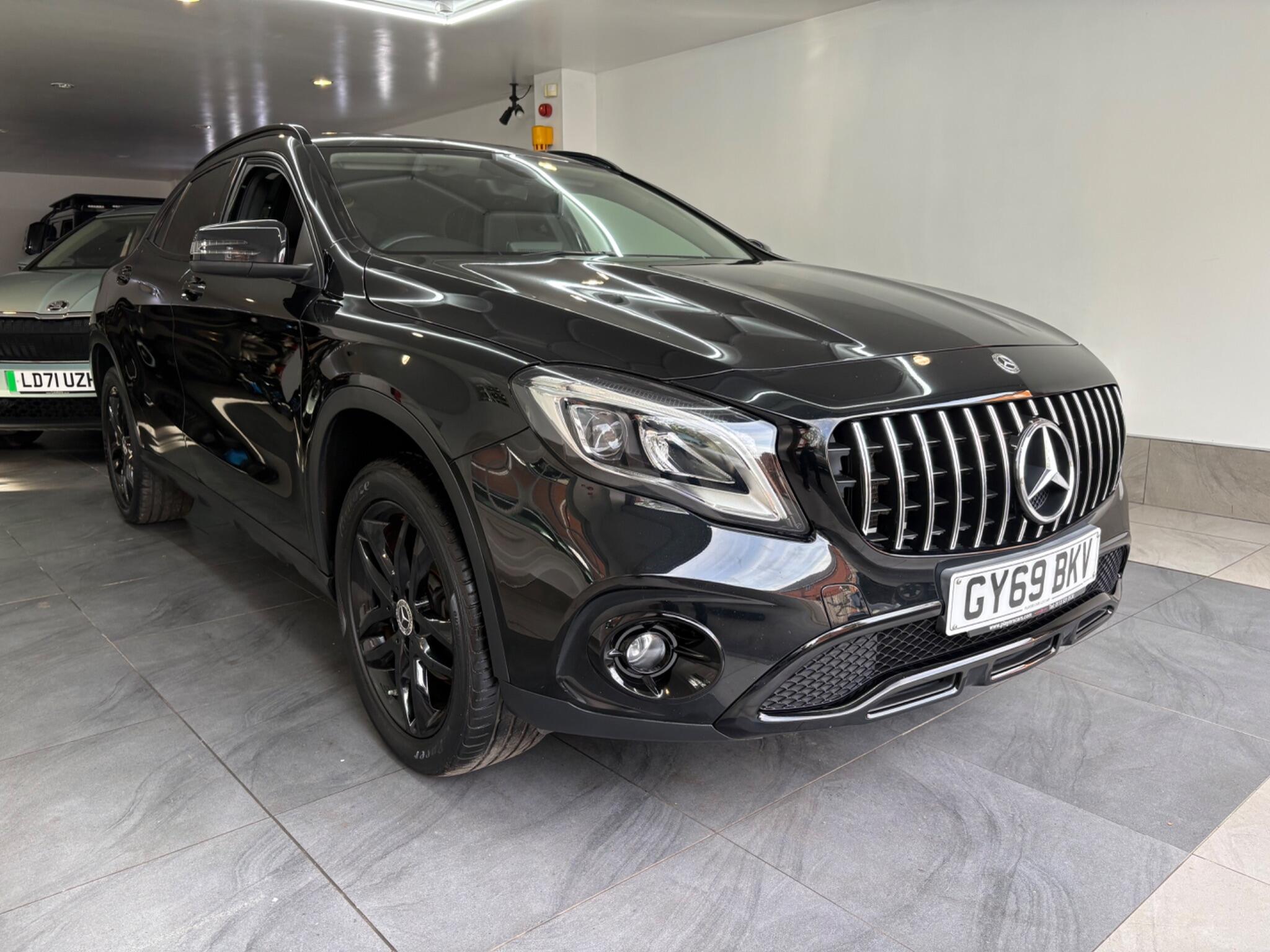 Mercedes-Benz Gla view 6