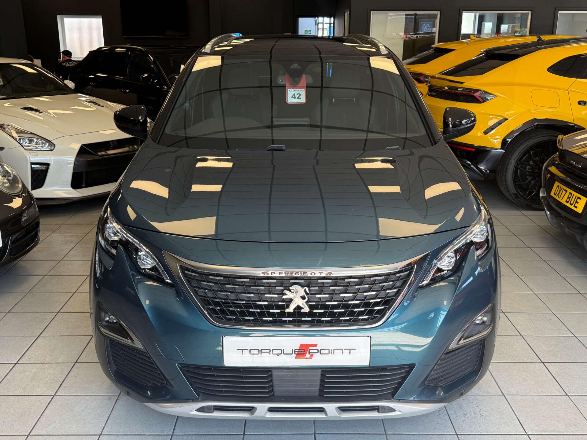 Peugeot 5008 view 5