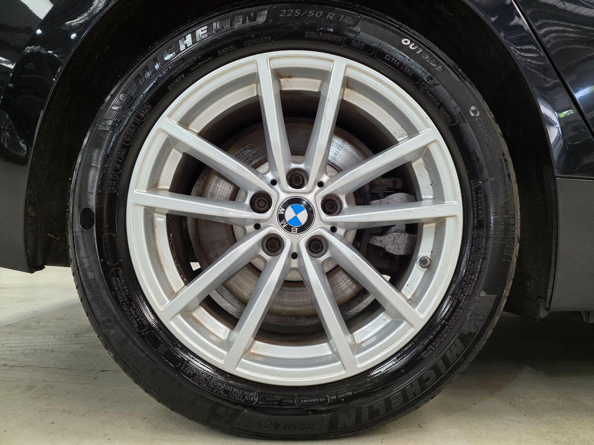 BMW 3 Series view 32