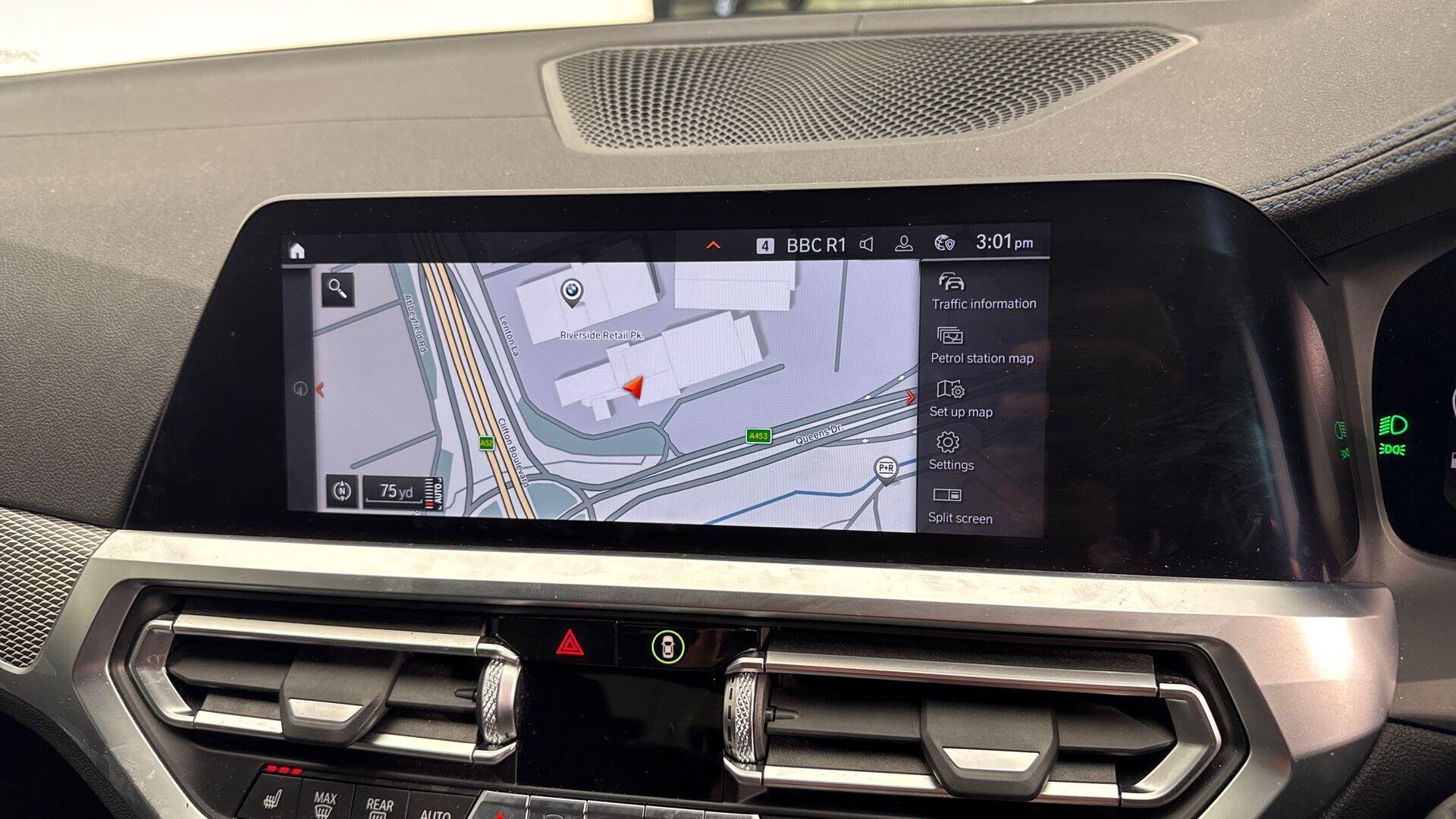BMW 3 Series view 25