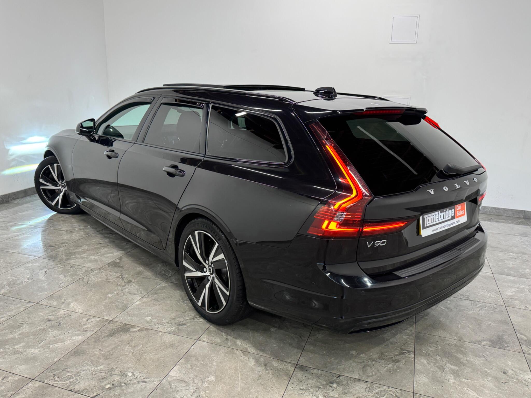Volvo V90 view 5