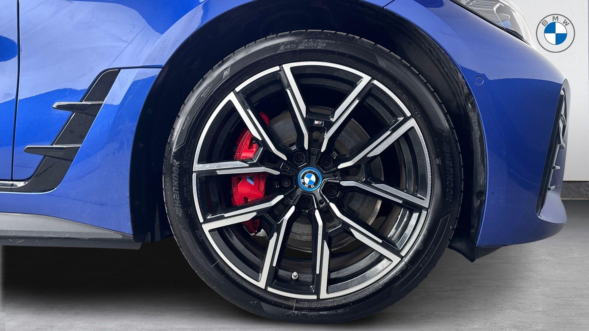 BMW i4 view 14