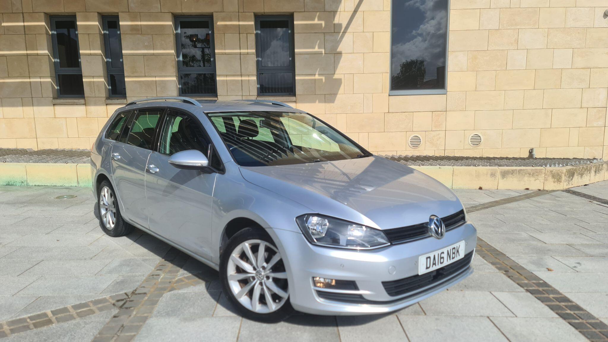 Volkswagen Golf view 5