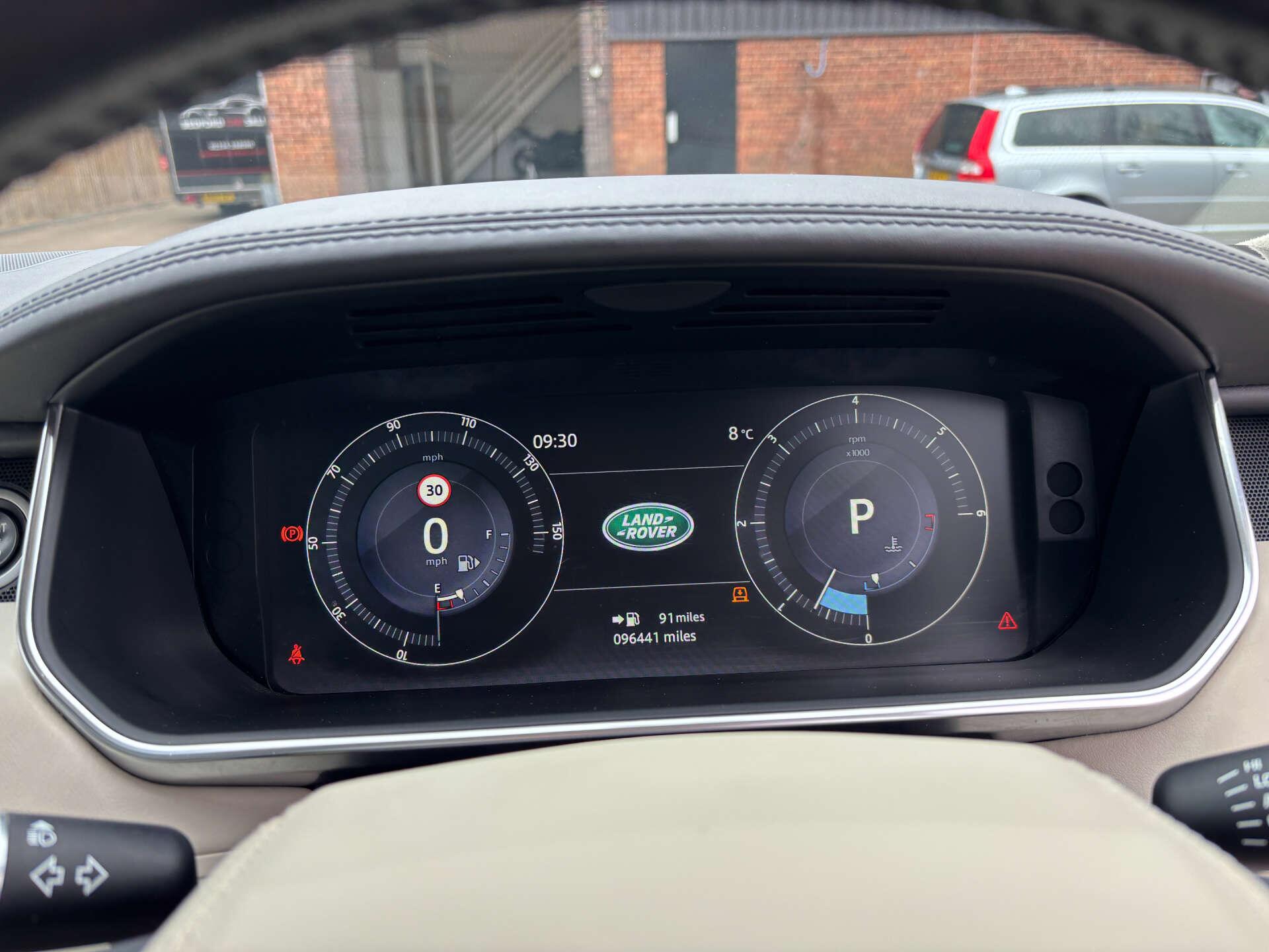 Land Rover Range Rover view 41