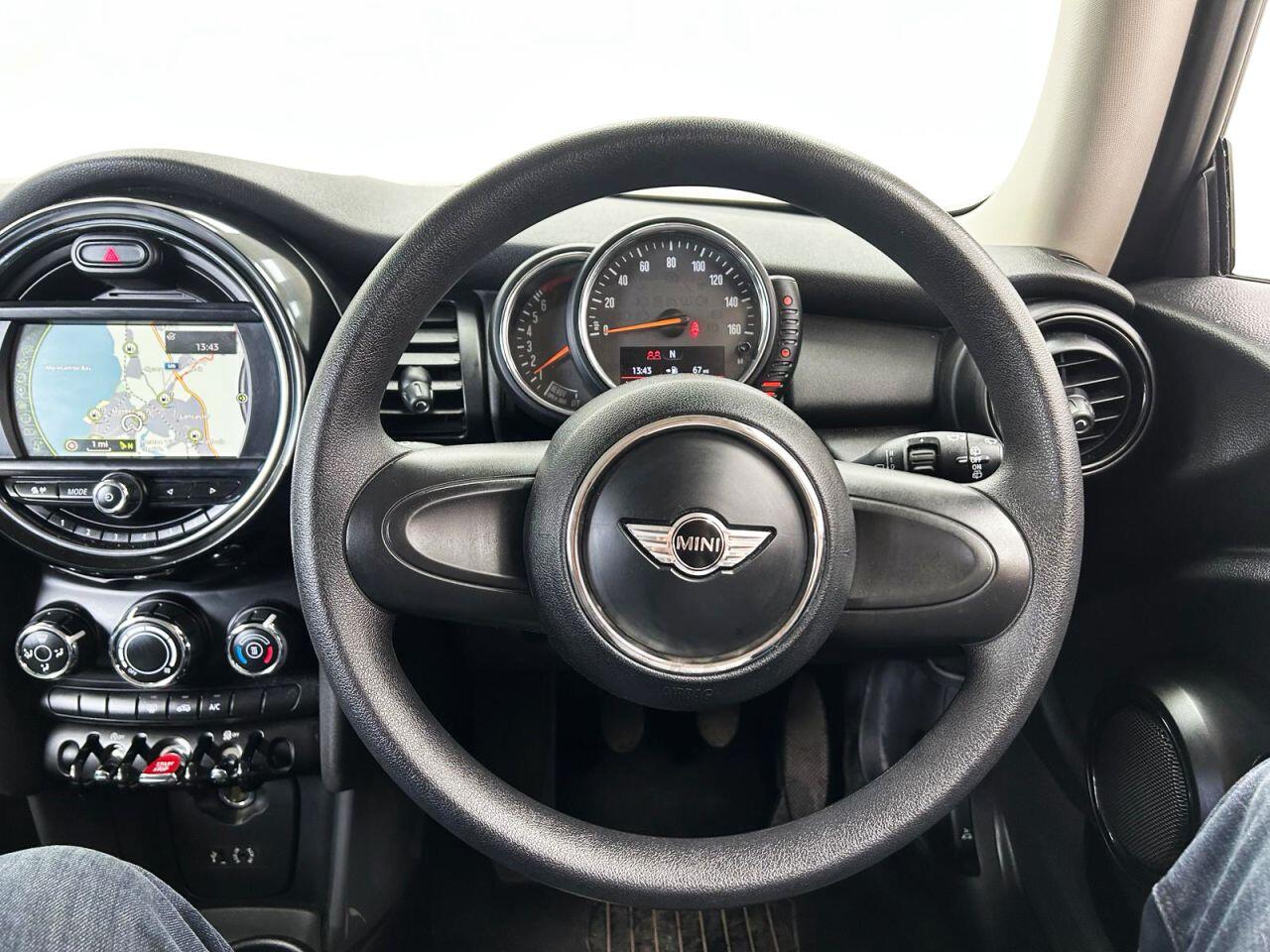 MINI Hatch view 20