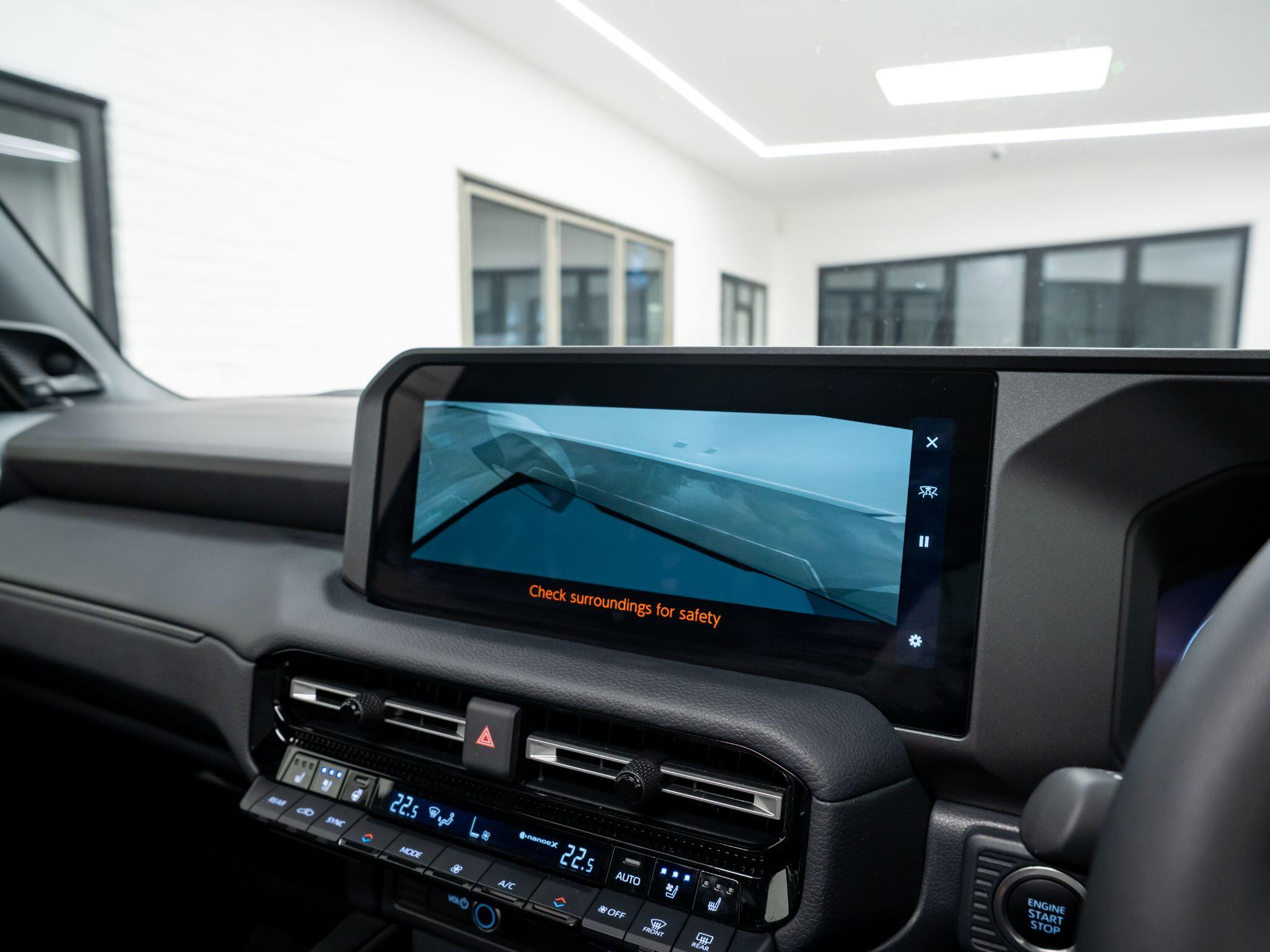 Toyota Land Cruiser view 42