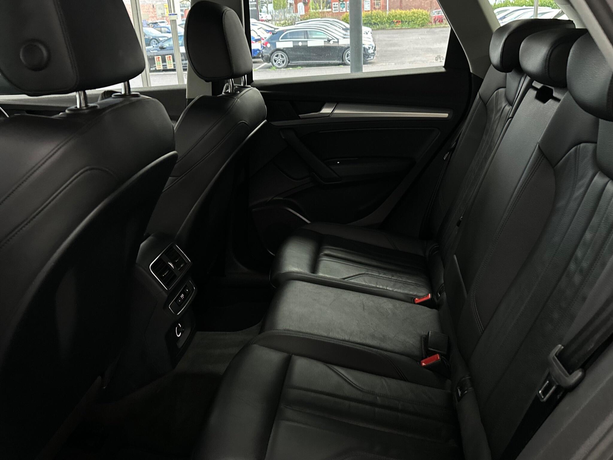 Audi Q5 view 29
