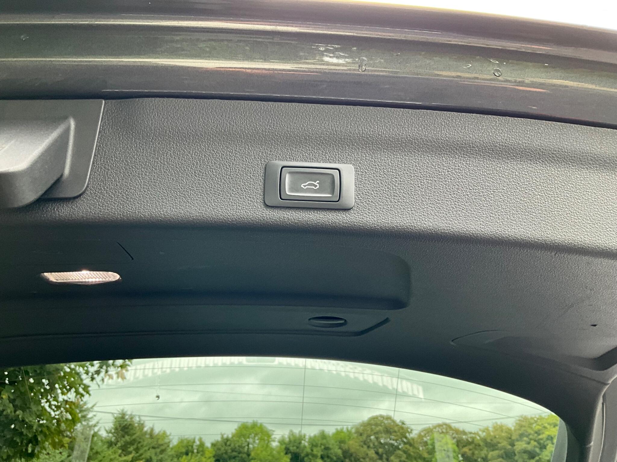 Audi A6 Avant view 13