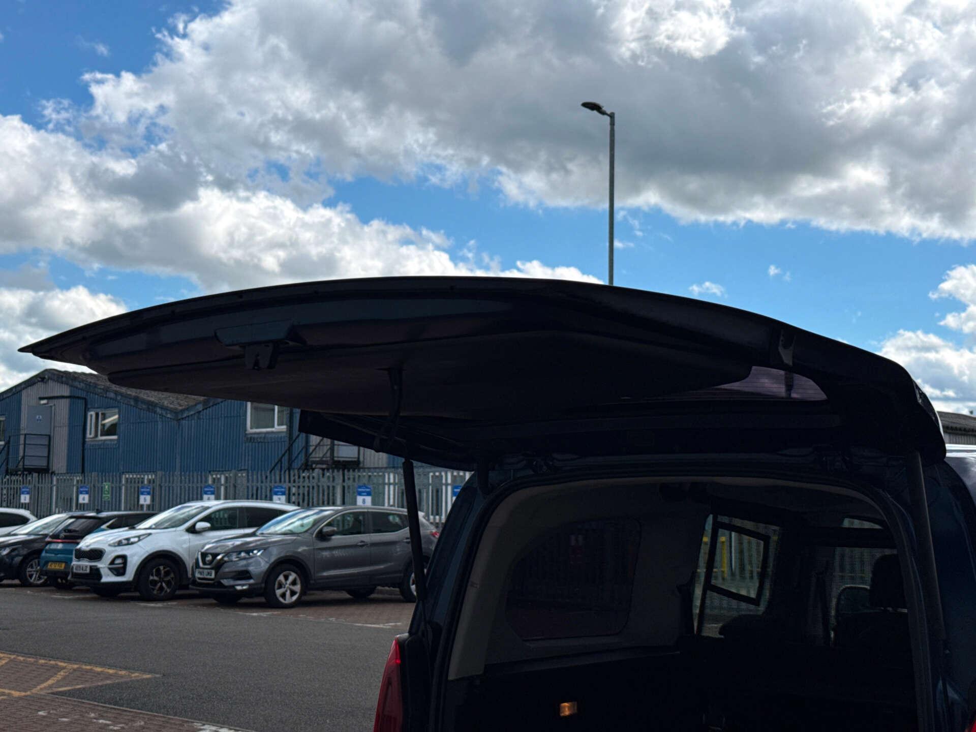 Vauxhall Combo Life view 28