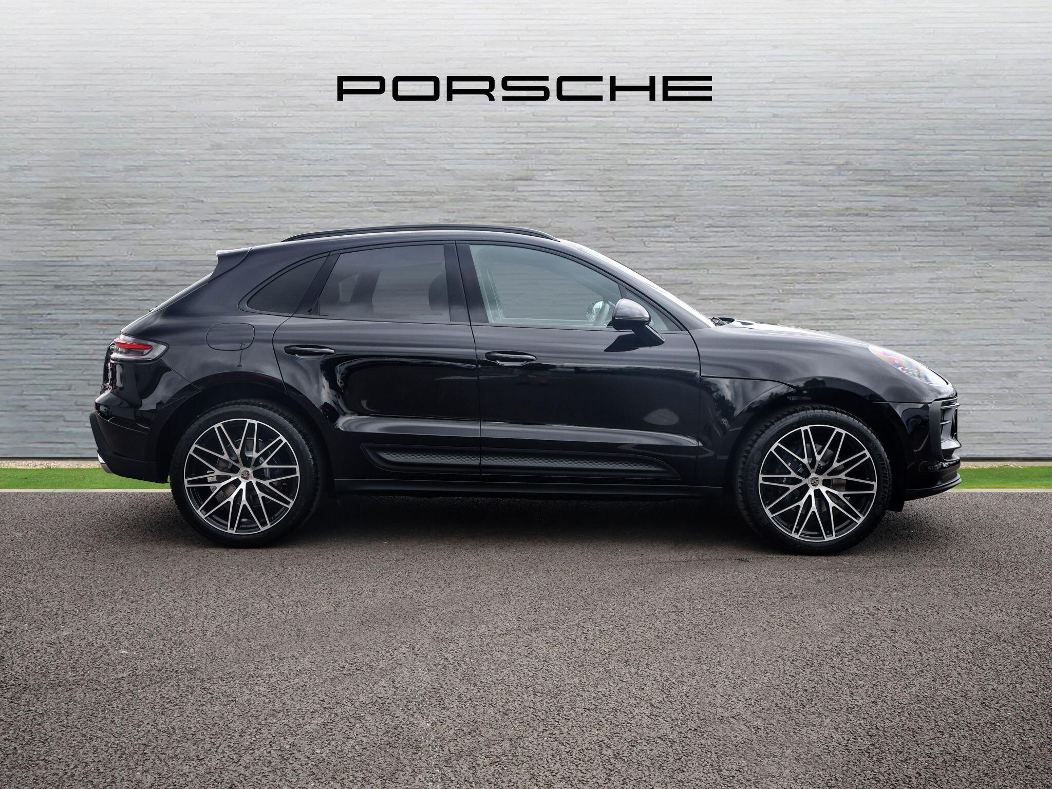Porsche Macan view 37