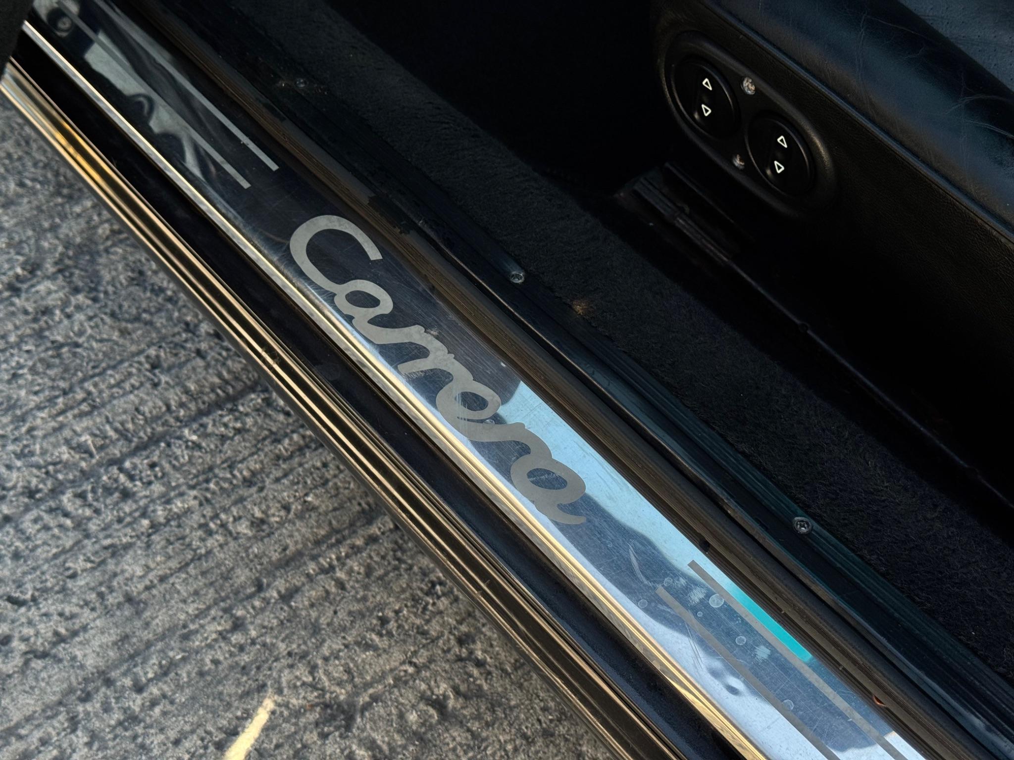 Porsche 911 view 38