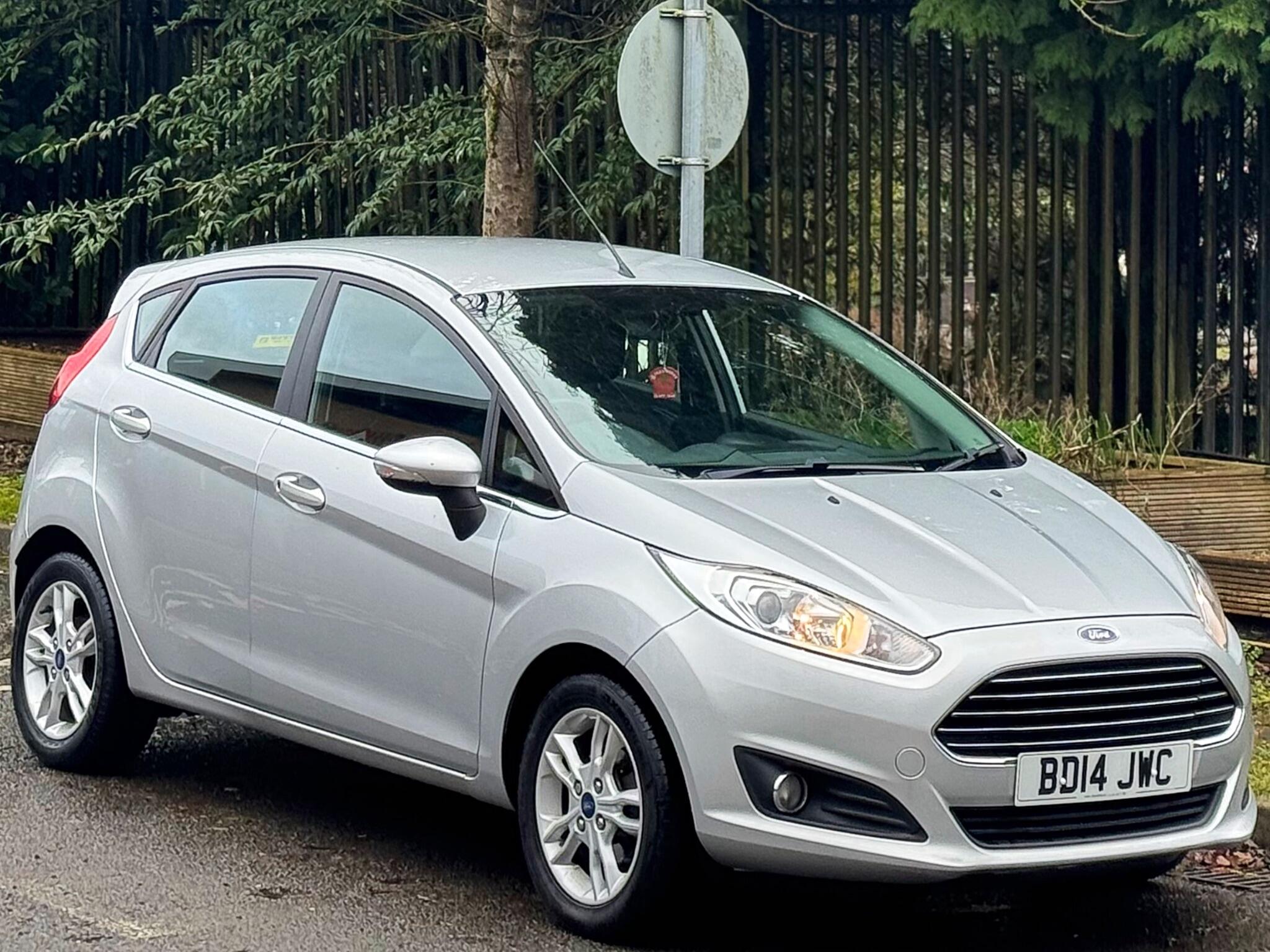 2014 Ford Fiesta 1.5 TDCi Zetec Euro 5 5dr image 5