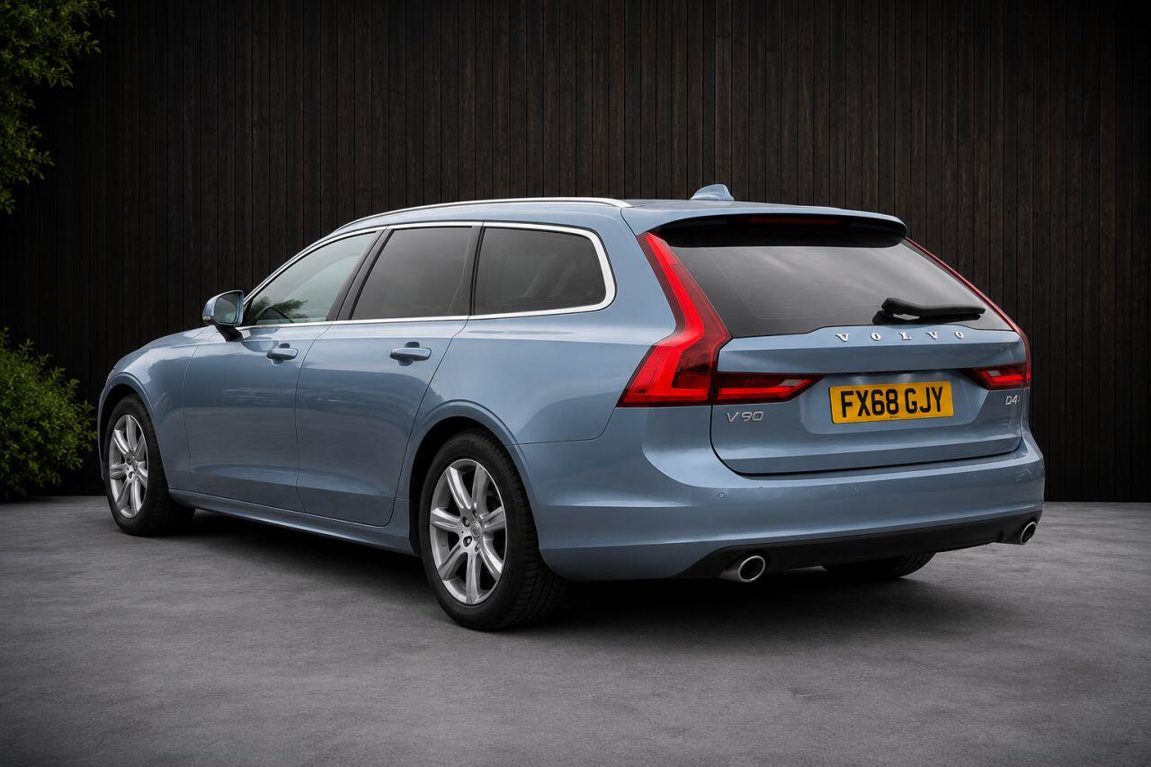Volvo V90 view 3