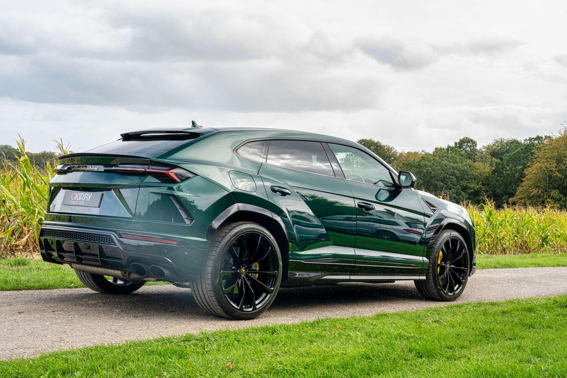 Lamborghini Urus view 5