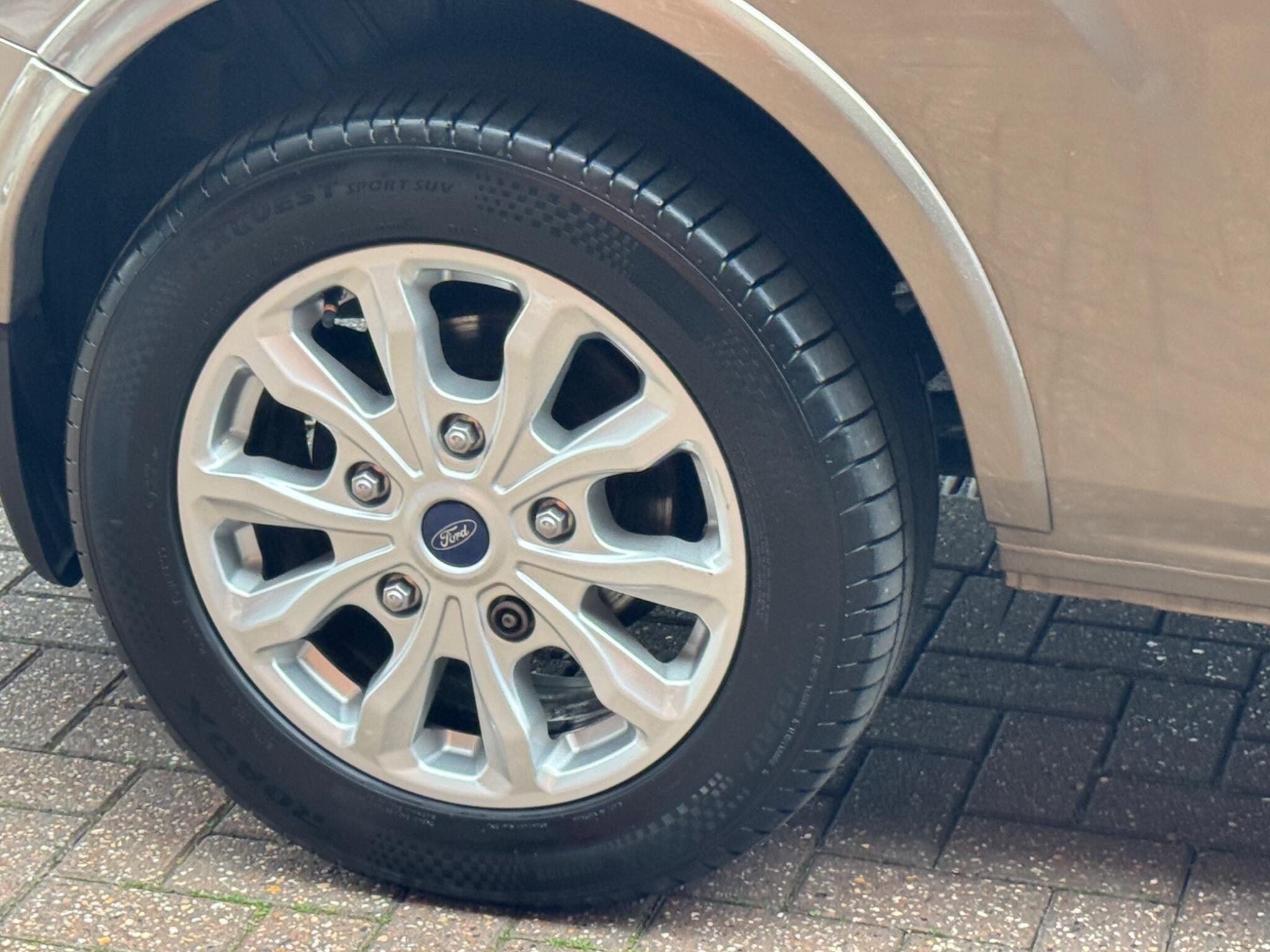 Ford Tourneo Custom view 39