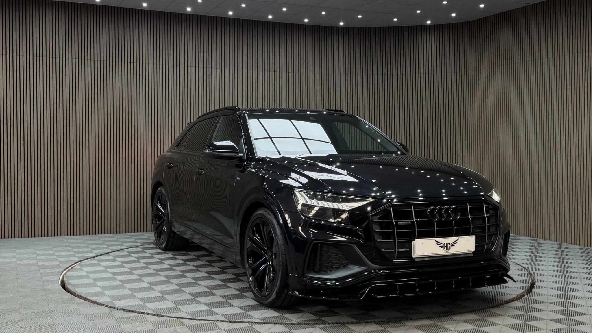 Audi Q8 view 33