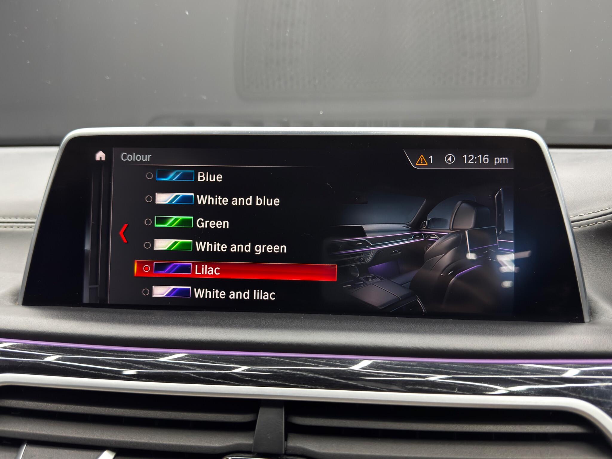 BMW 7 Series view 35