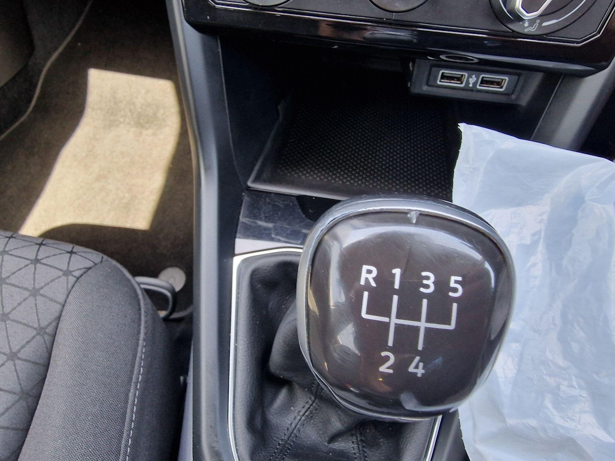 Volkswagen T-Cross view 28