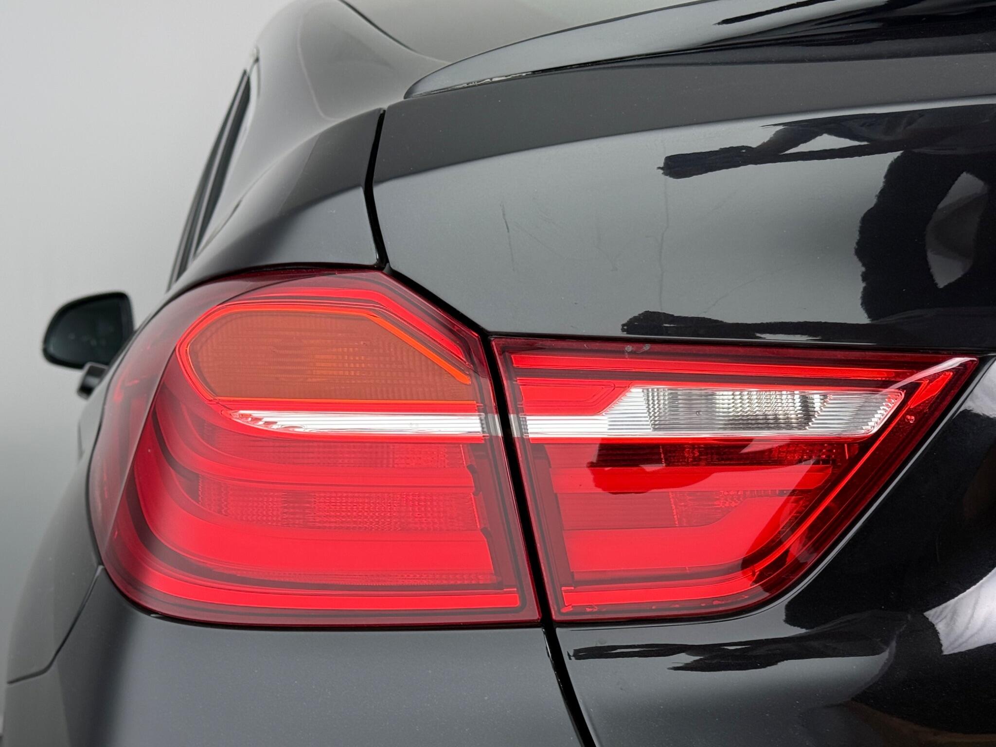 BMW X4 view 9