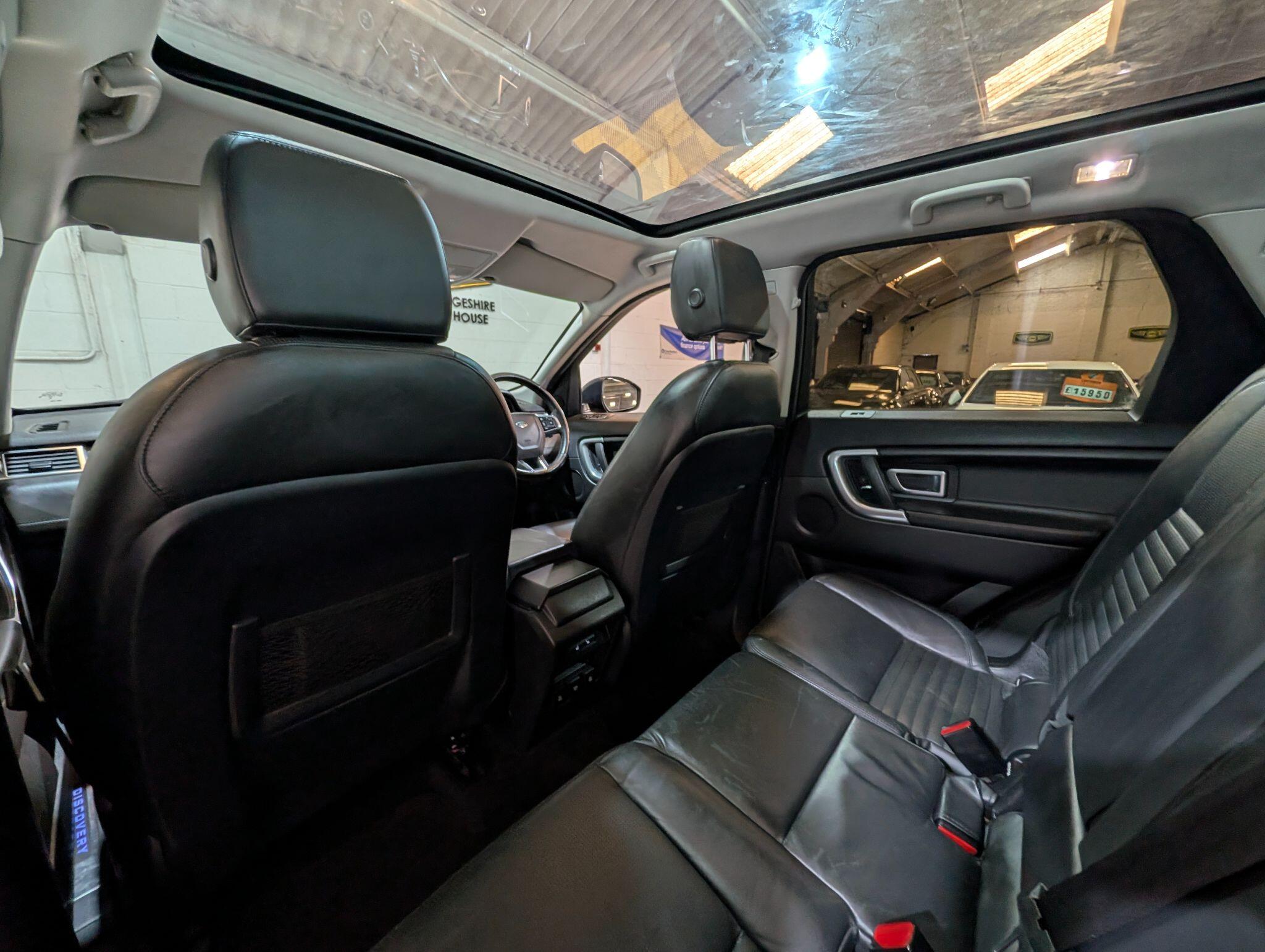 Land Rover Discovery Sport view 88
