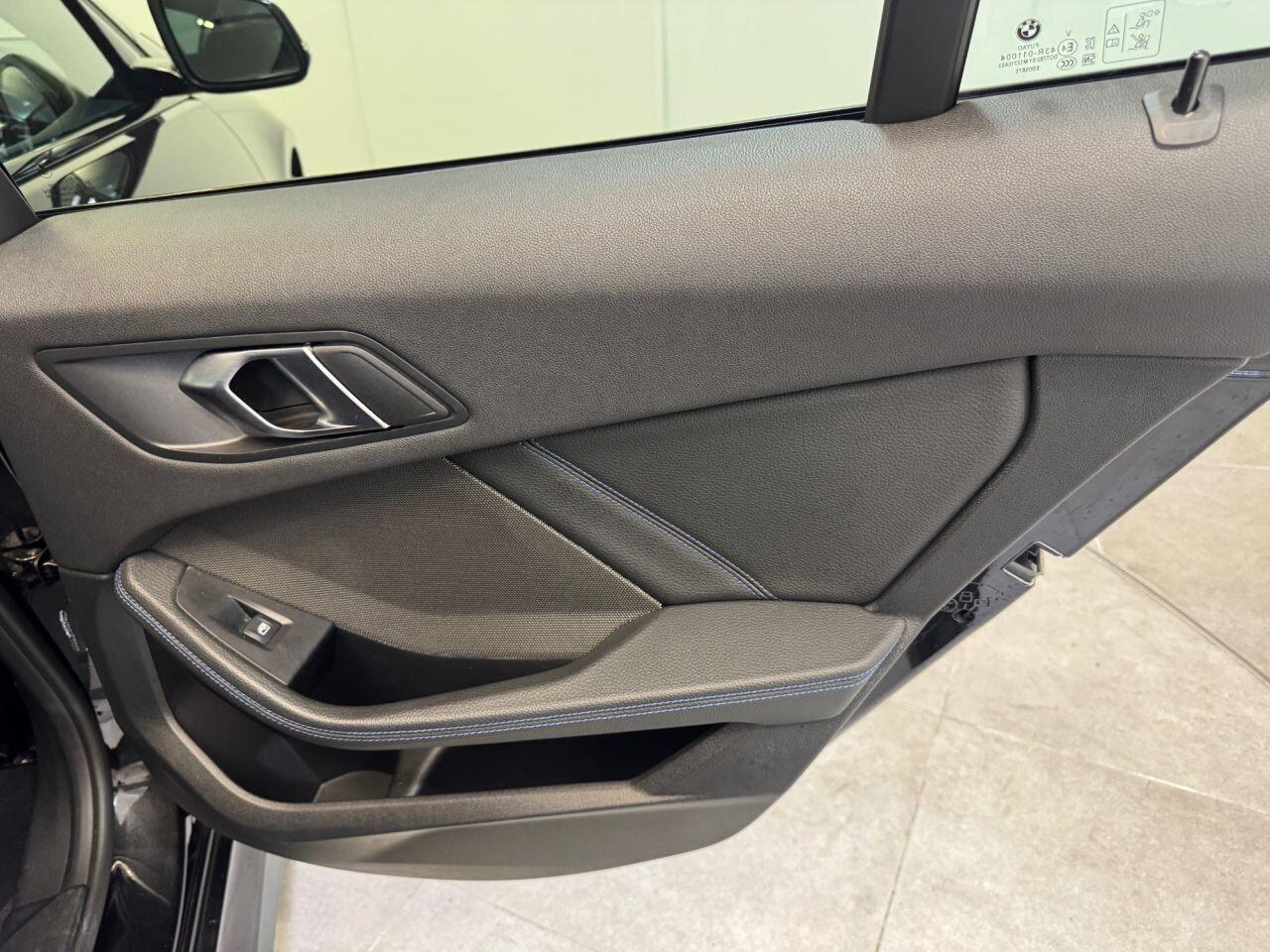 BMW 1 Series view 71