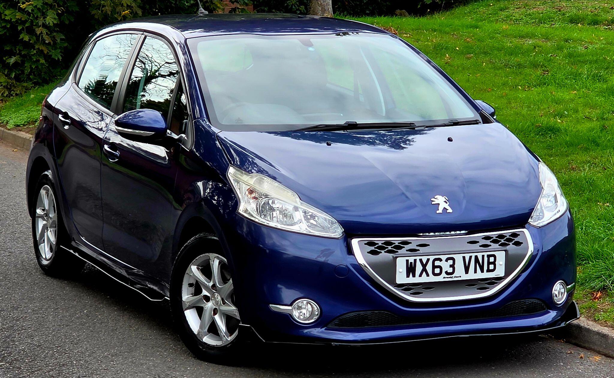 Peugeot 208 view 7
