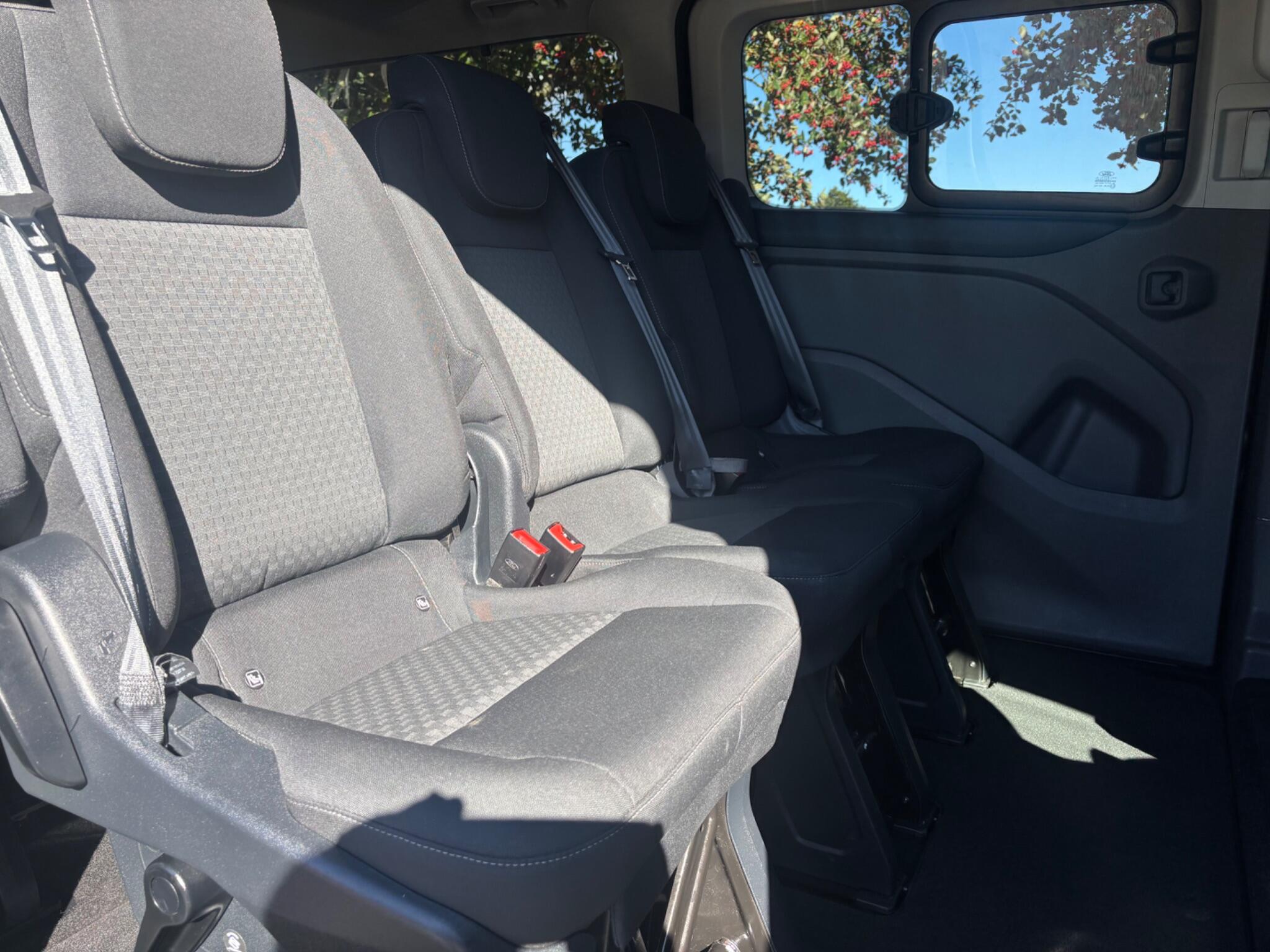 Ford Tourneo Custom view 16