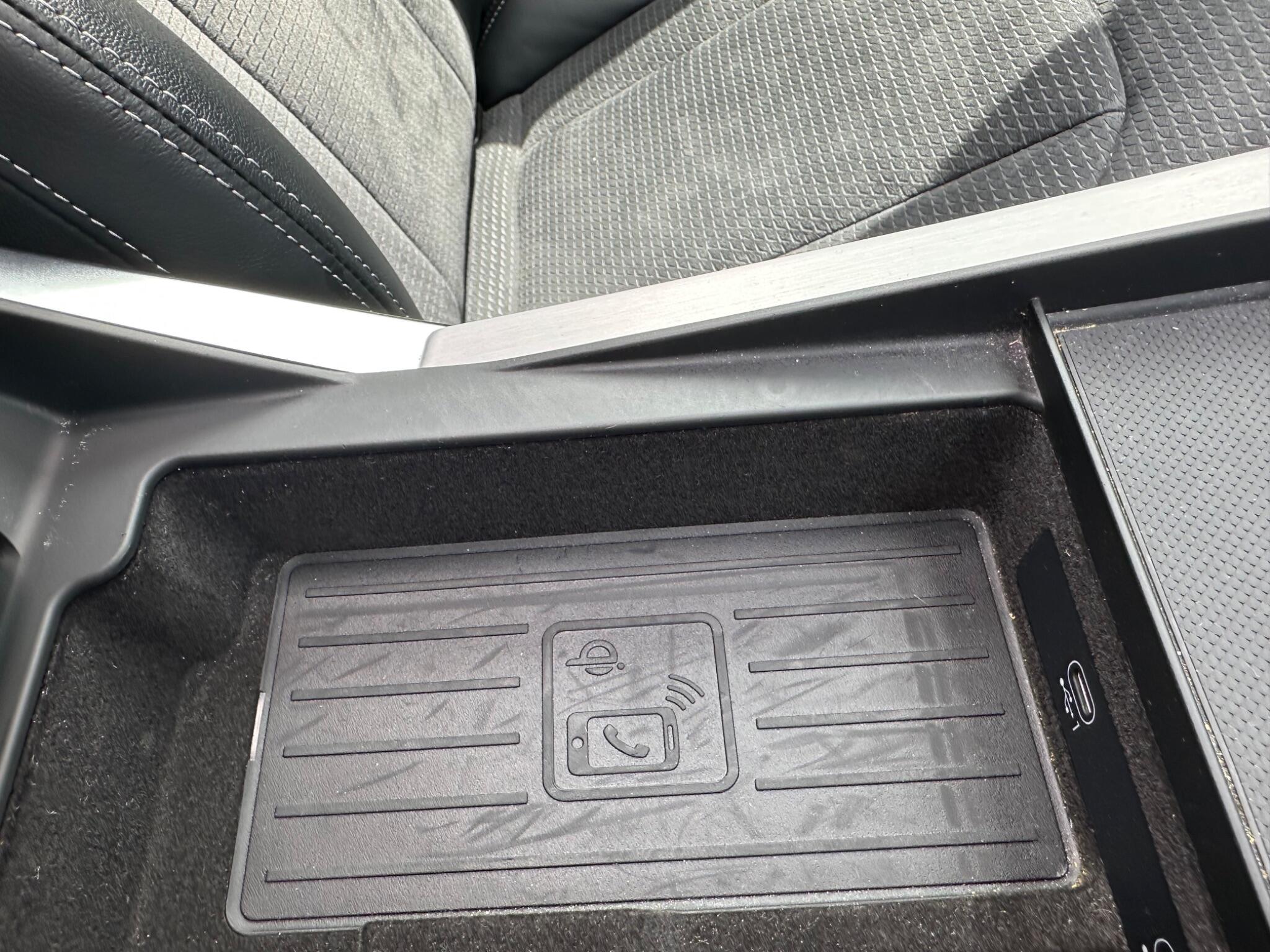 Audi Q7 view 19